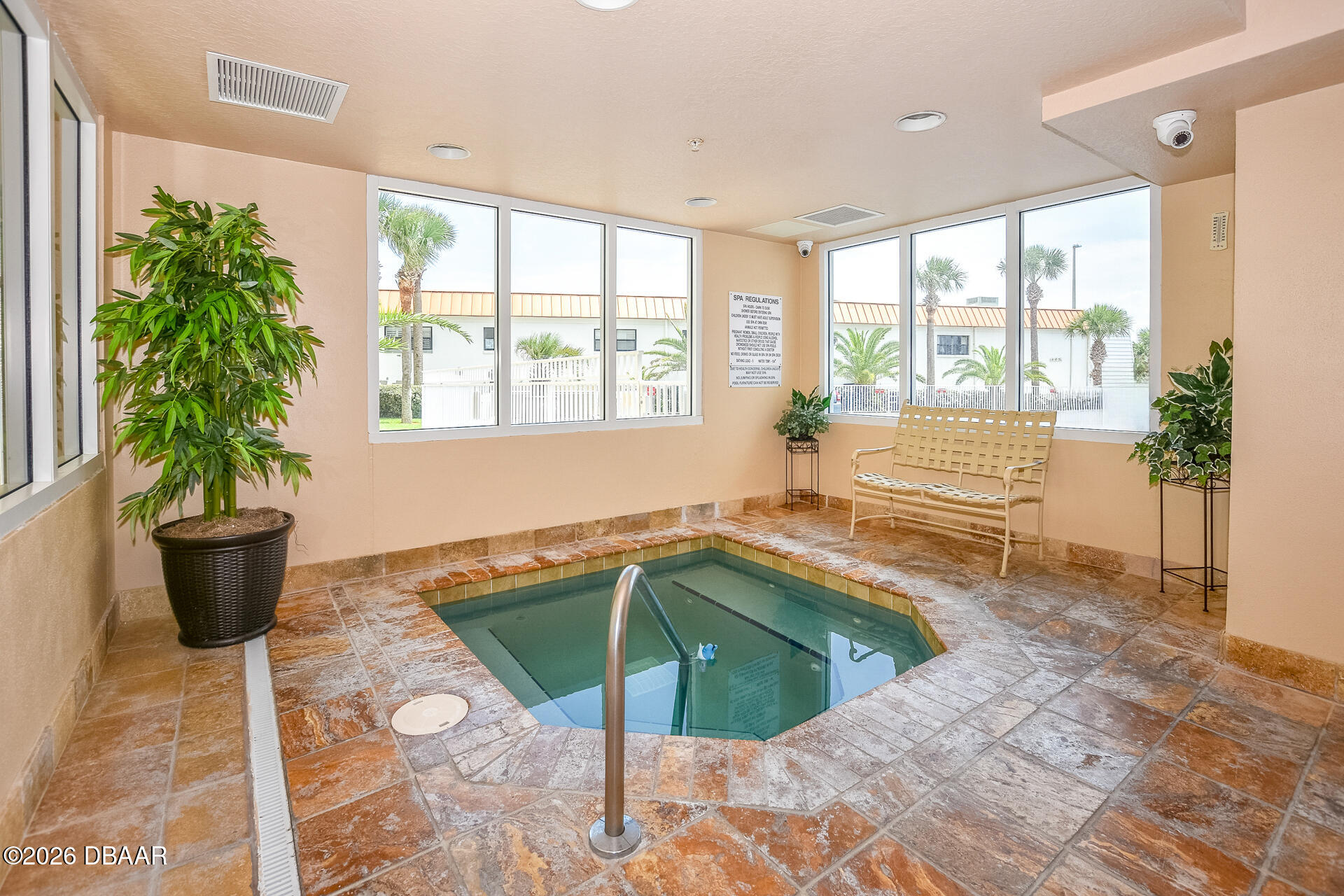 2403 S Atlantic Avenue Unit: 811