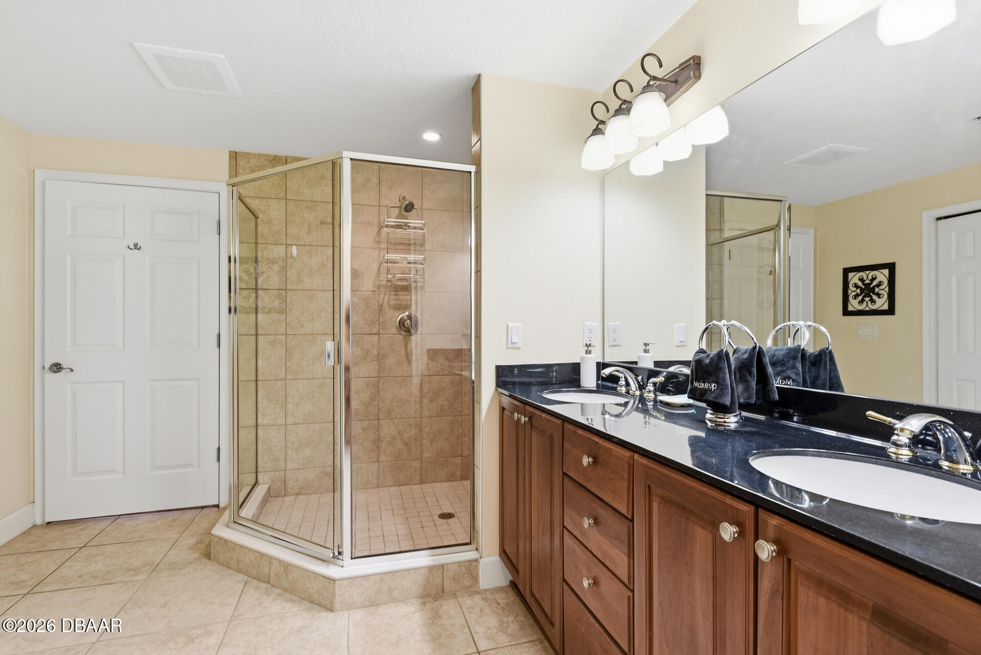 2403 S Atlantic Avenue Unit: 811