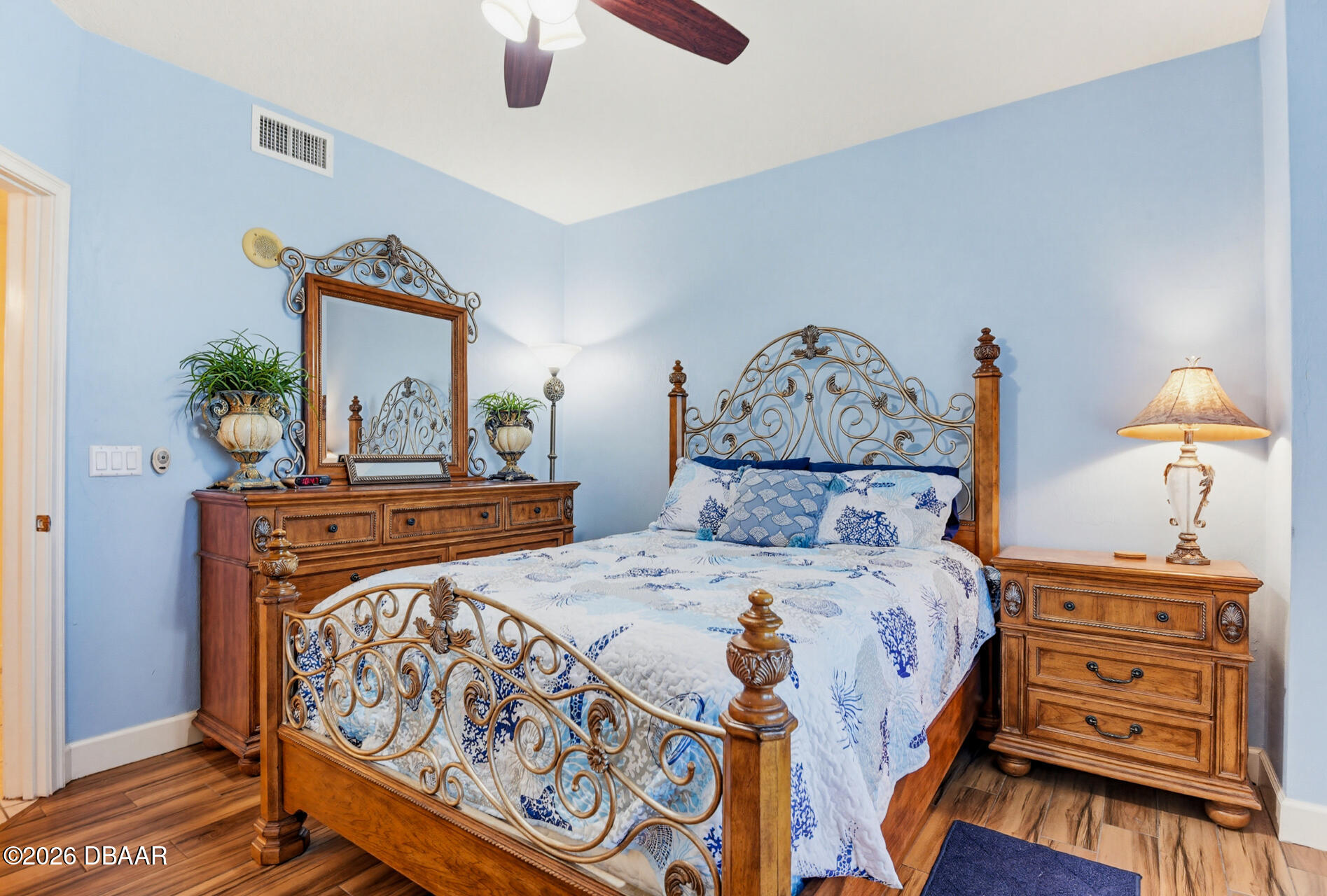 2403 S Atlantic Avenue Unit: 811