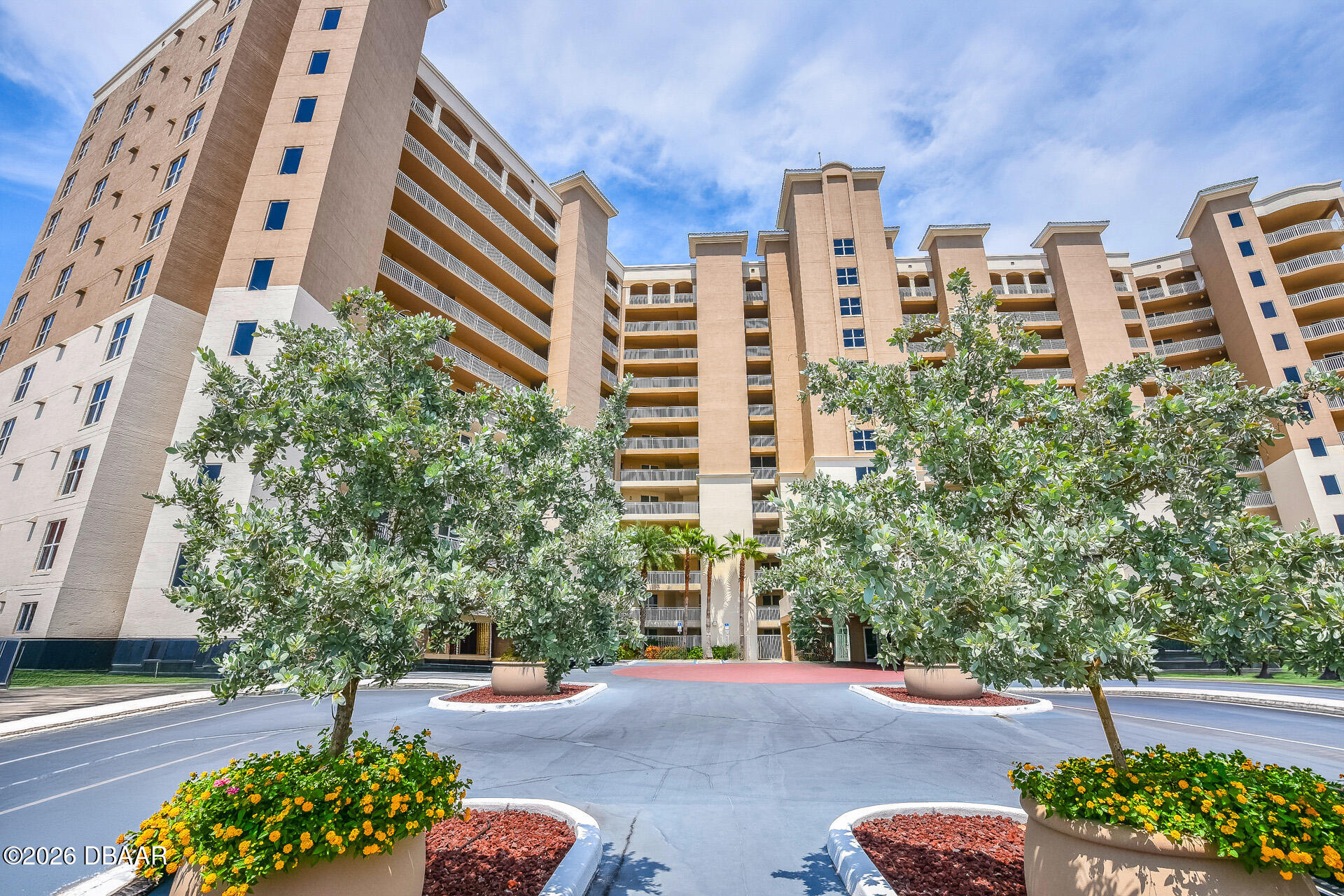 2403 S Atlantic Avenue Unit: 811