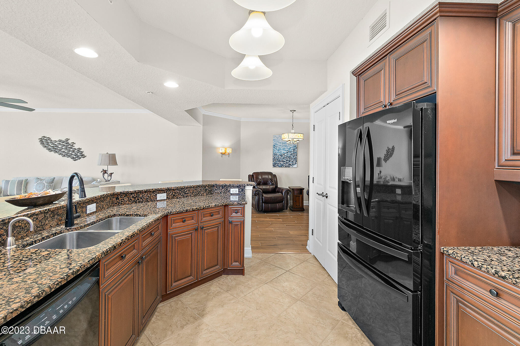 2901 S Atlantic Avenue Unit: 401