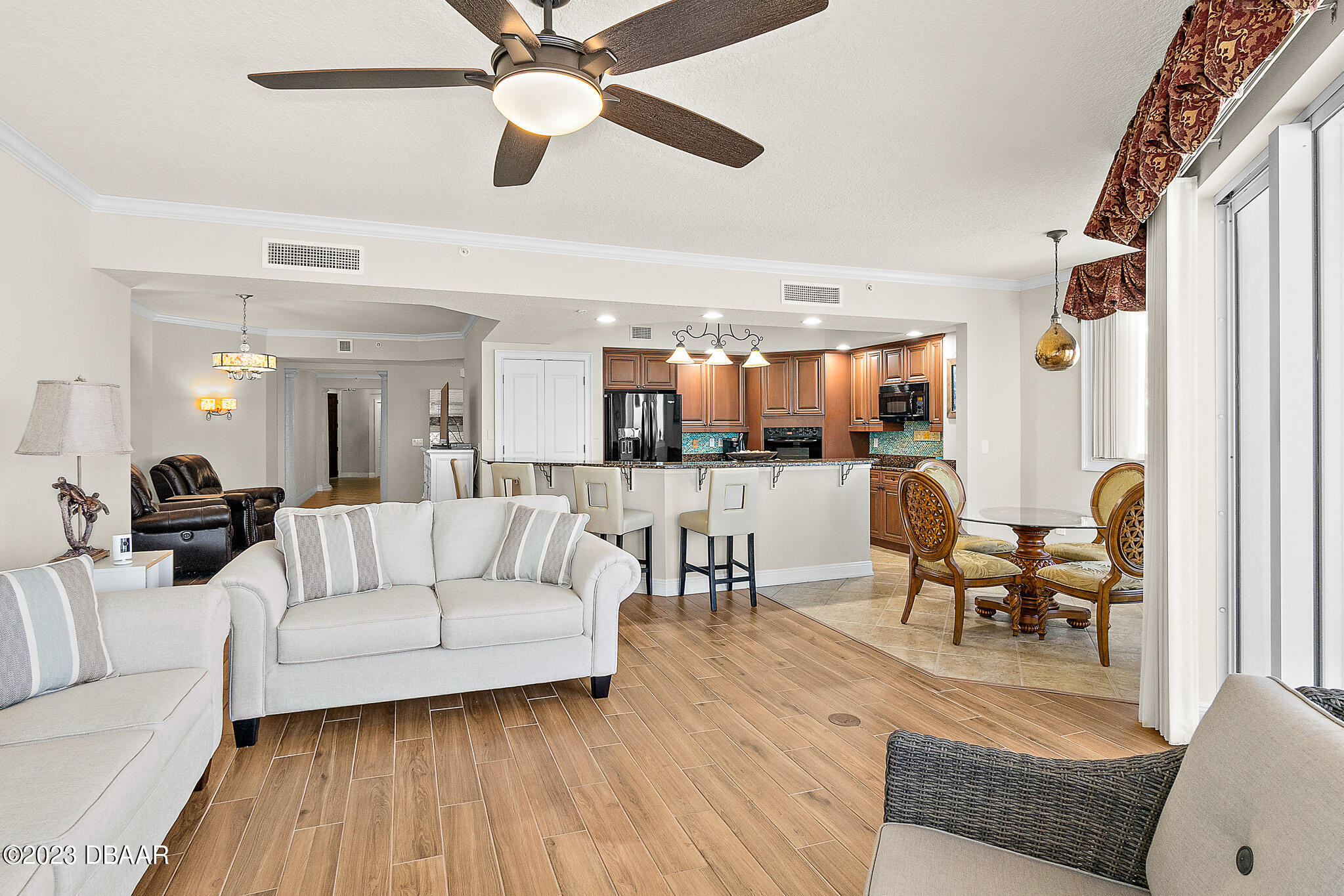 2901 S Atlantic Avenue Unit: 401