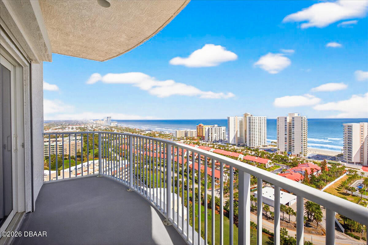 2 Oceans West Boulevard Unit: 2006