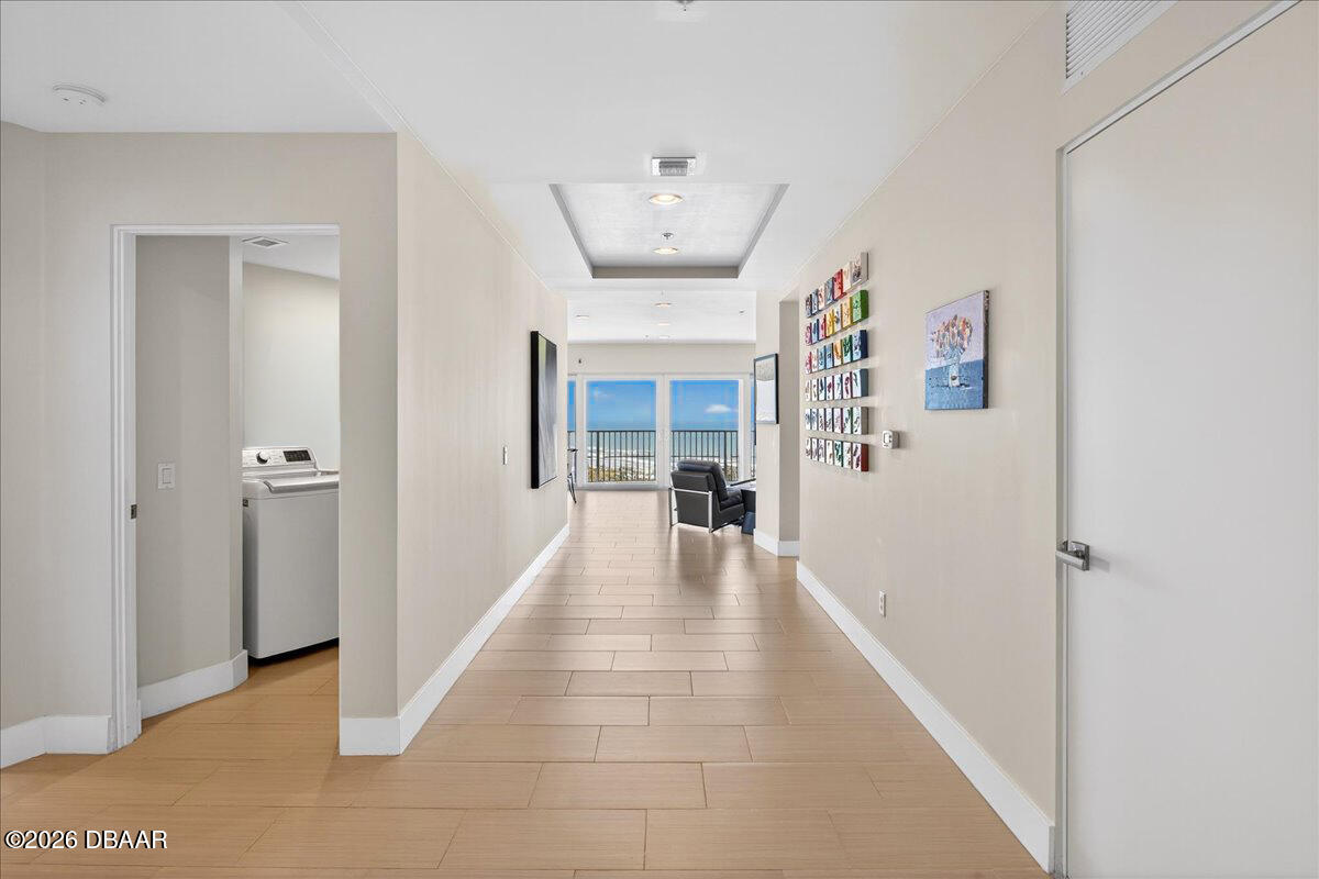 2 Oceans West Boulevard Unit: 2006