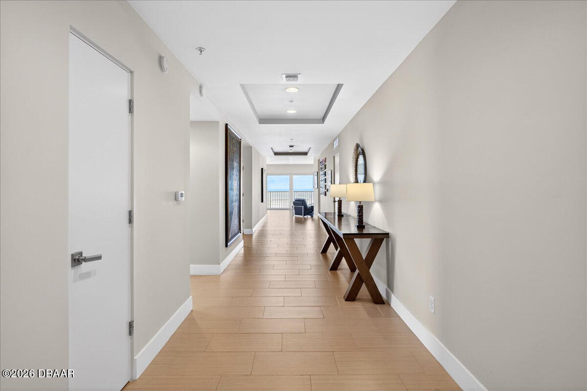 2 Oceans West Boulevard Unit: 2006