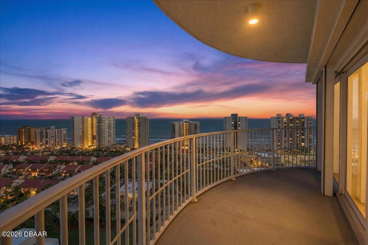 2 Oceans West Boulevard Unit: 2006