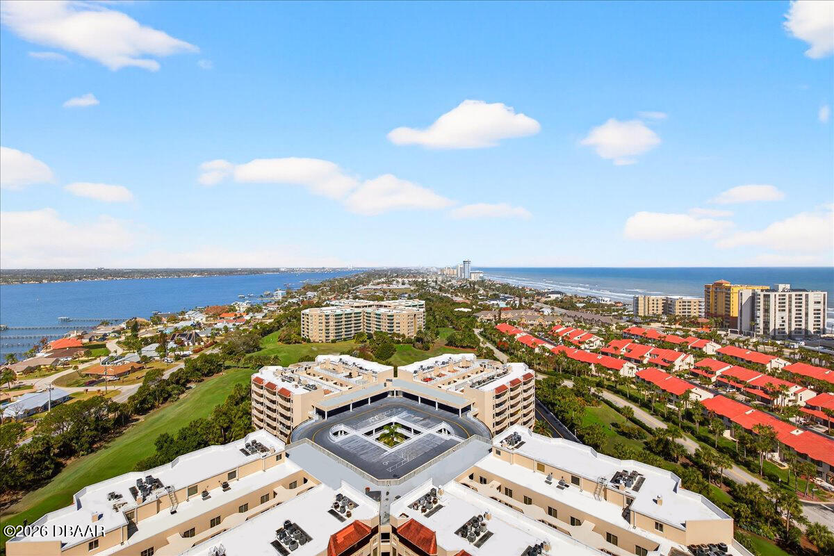 2 Oceans West Boulevard Unit: 2006