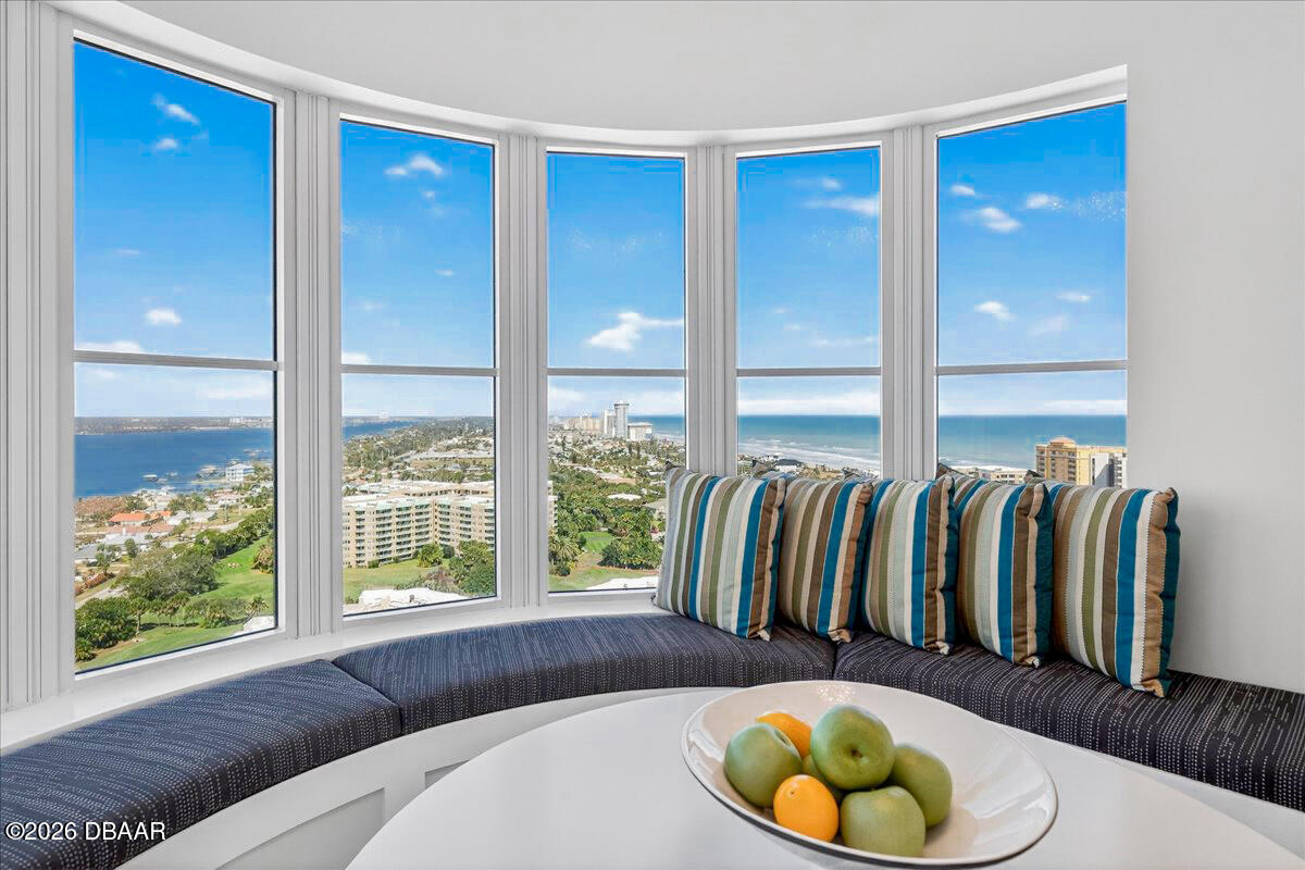 2 Oceans West Boulevard Unit: 2006