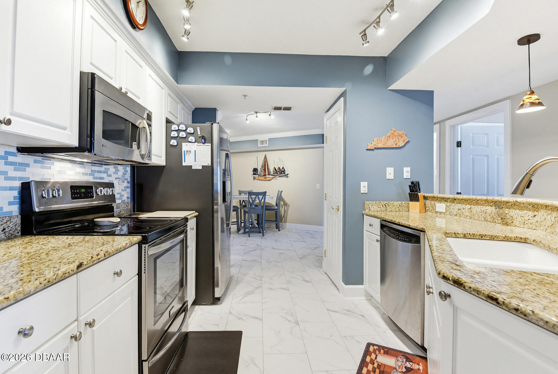 2055 S Atlantic Avenue Unit: 703