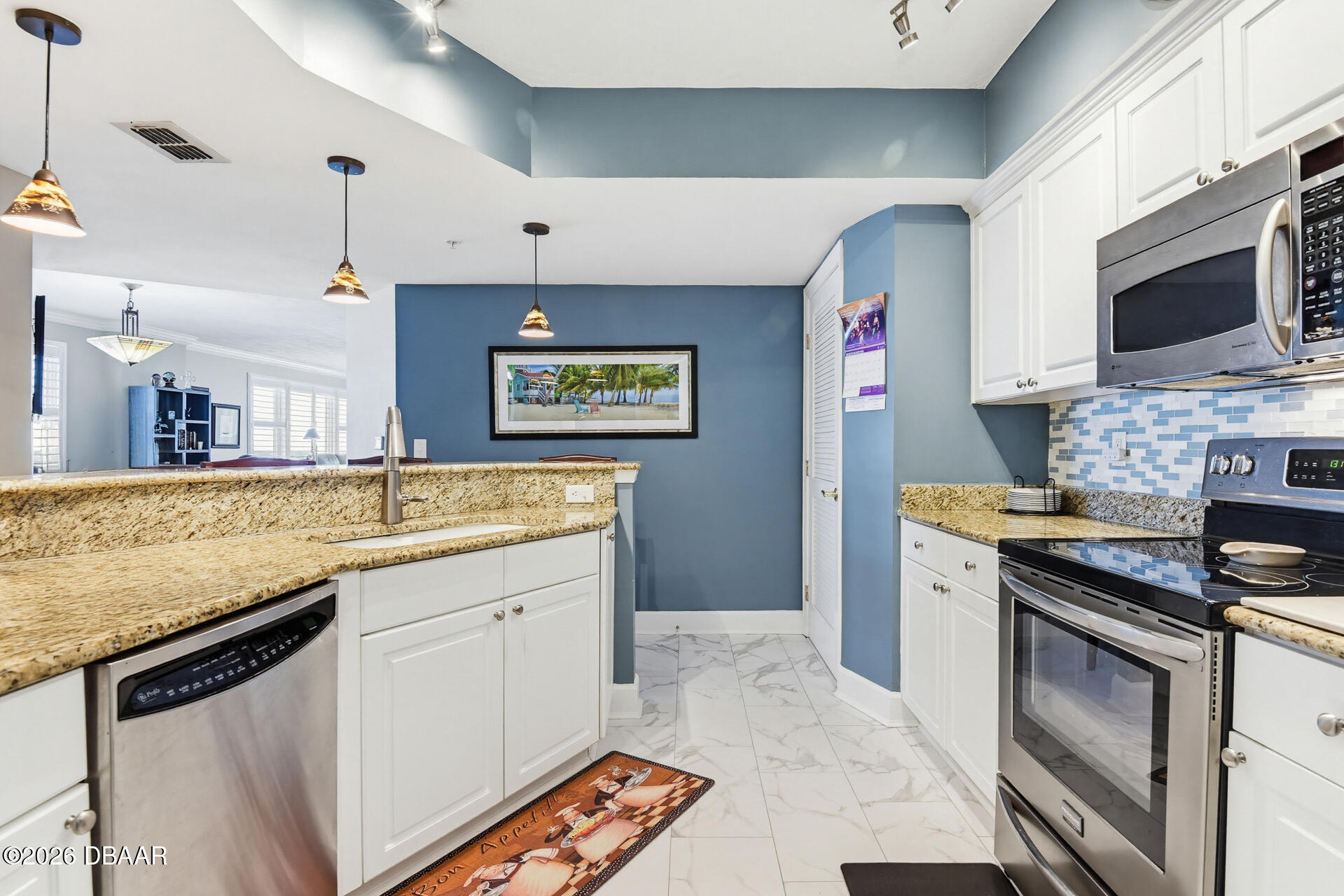 2055 S Atlantic Avenue Unit: 703