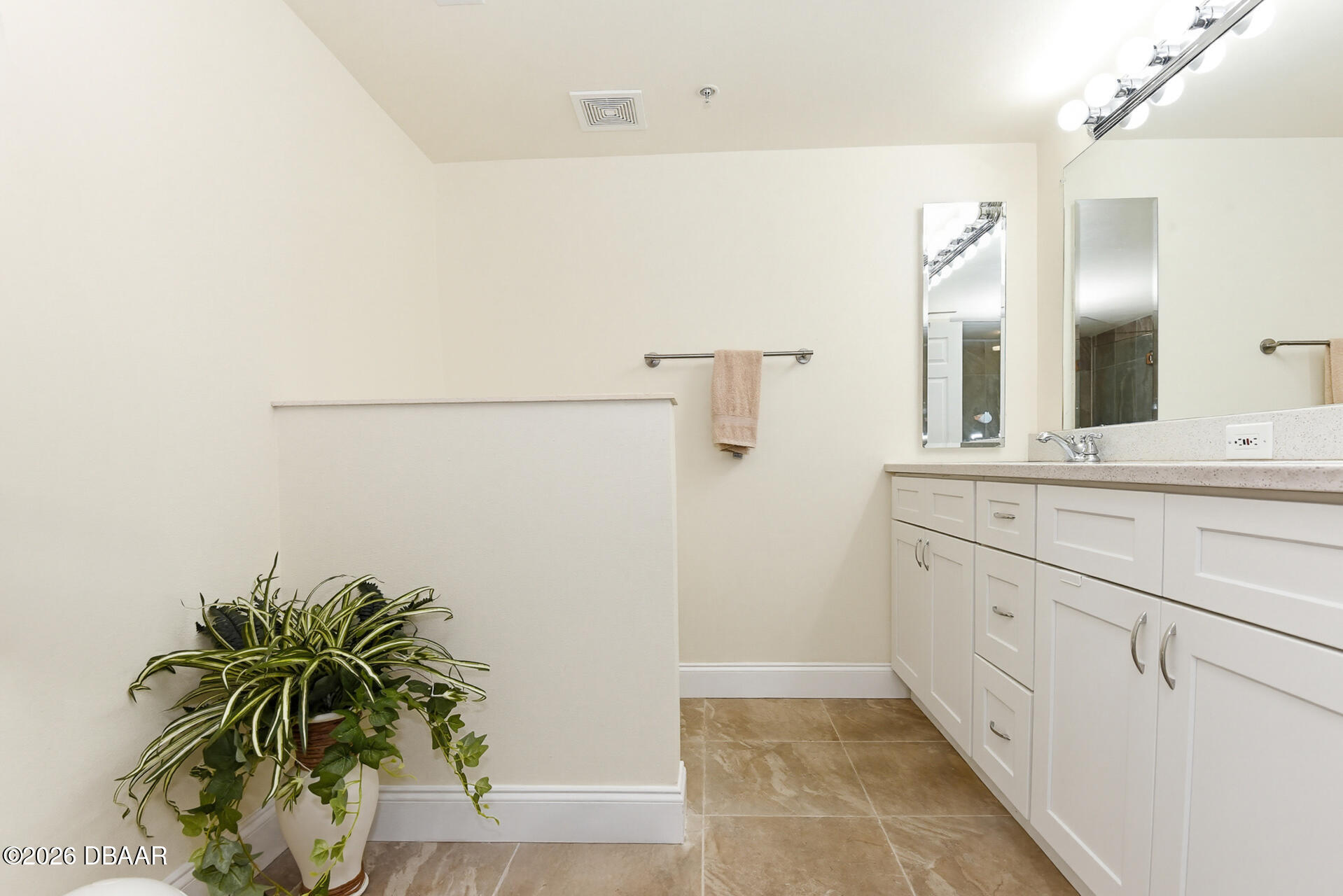 2967 S Atlantic Avenue Unit: 408