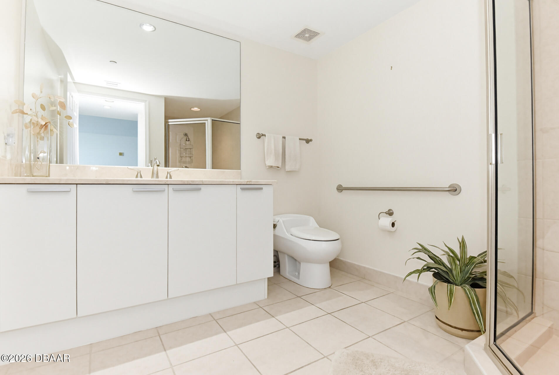 241 Riverside Drive Unit: 1604