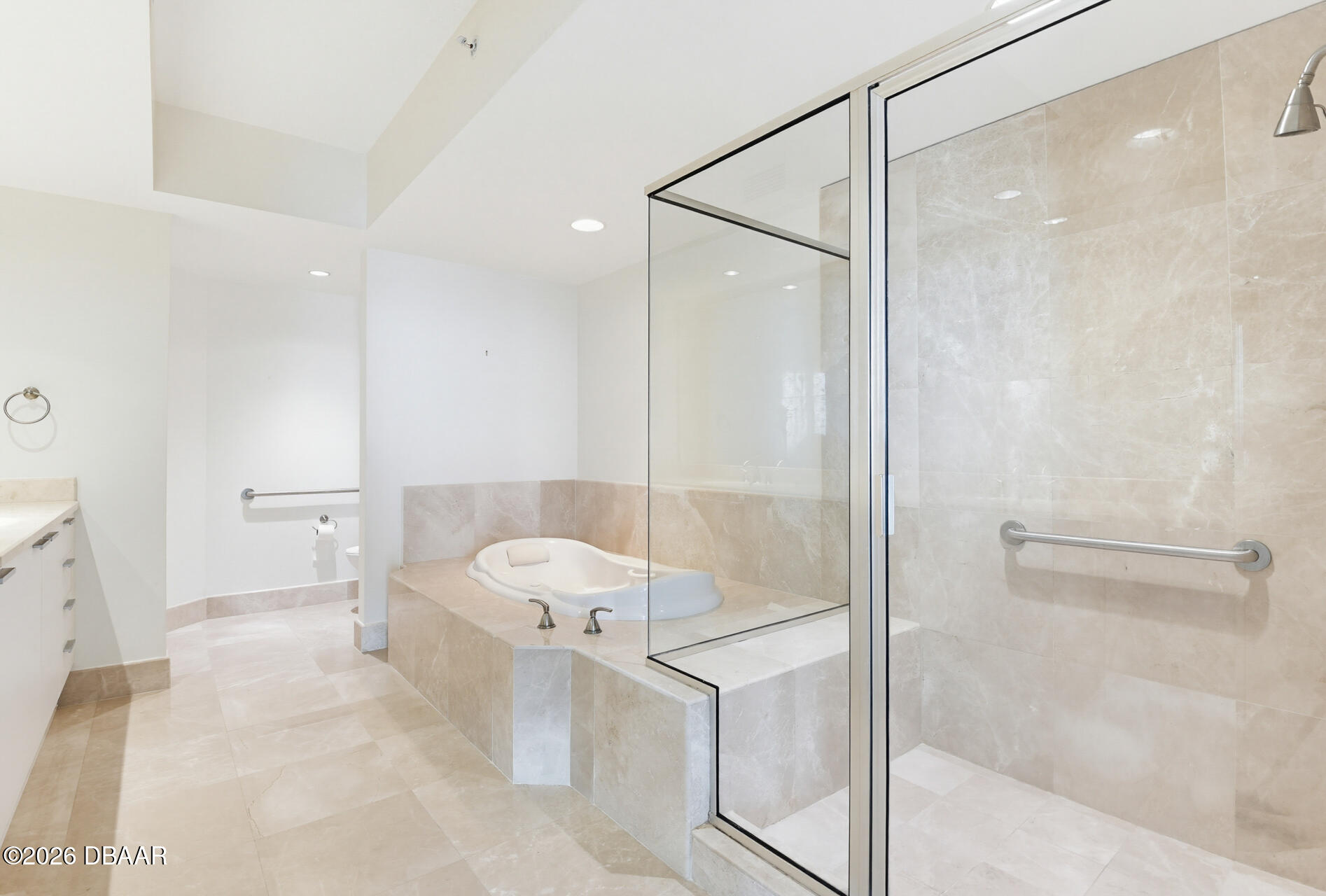 241 Riverside Drive Unit: 1604