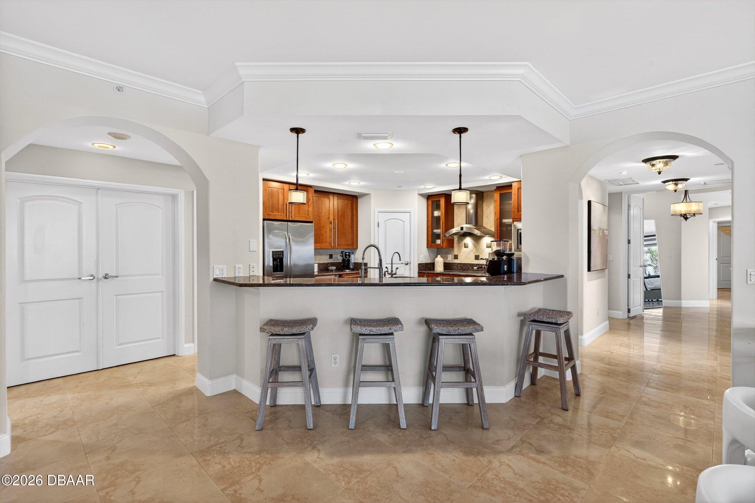 3703 S Atlantic Avenue Unit: 204