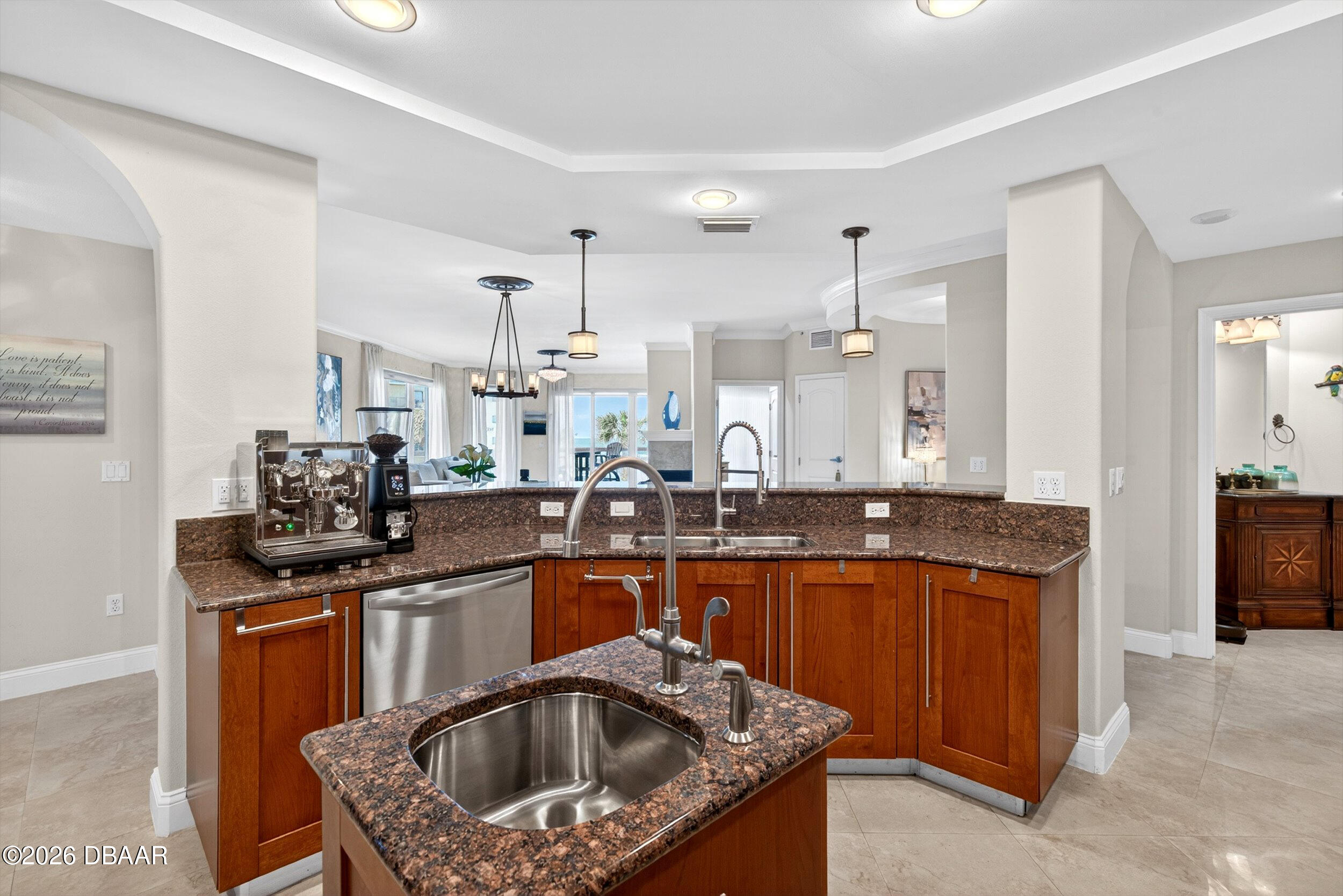 3703 S Atlantic Avenue Unit: 204