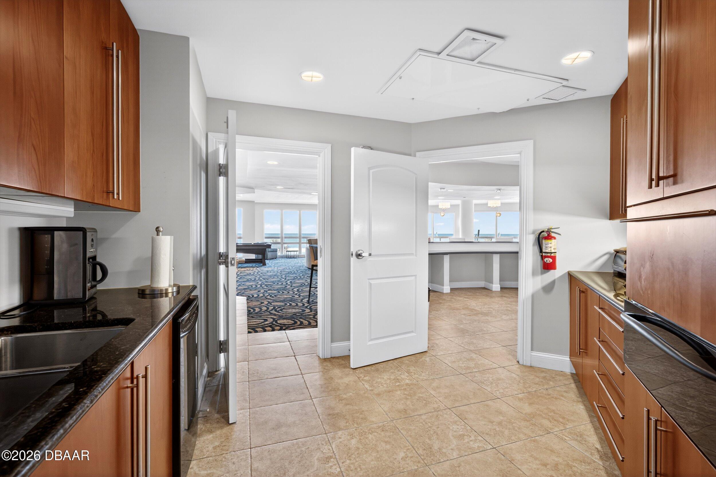3703 S Atlantic Avenue Unit: 204
