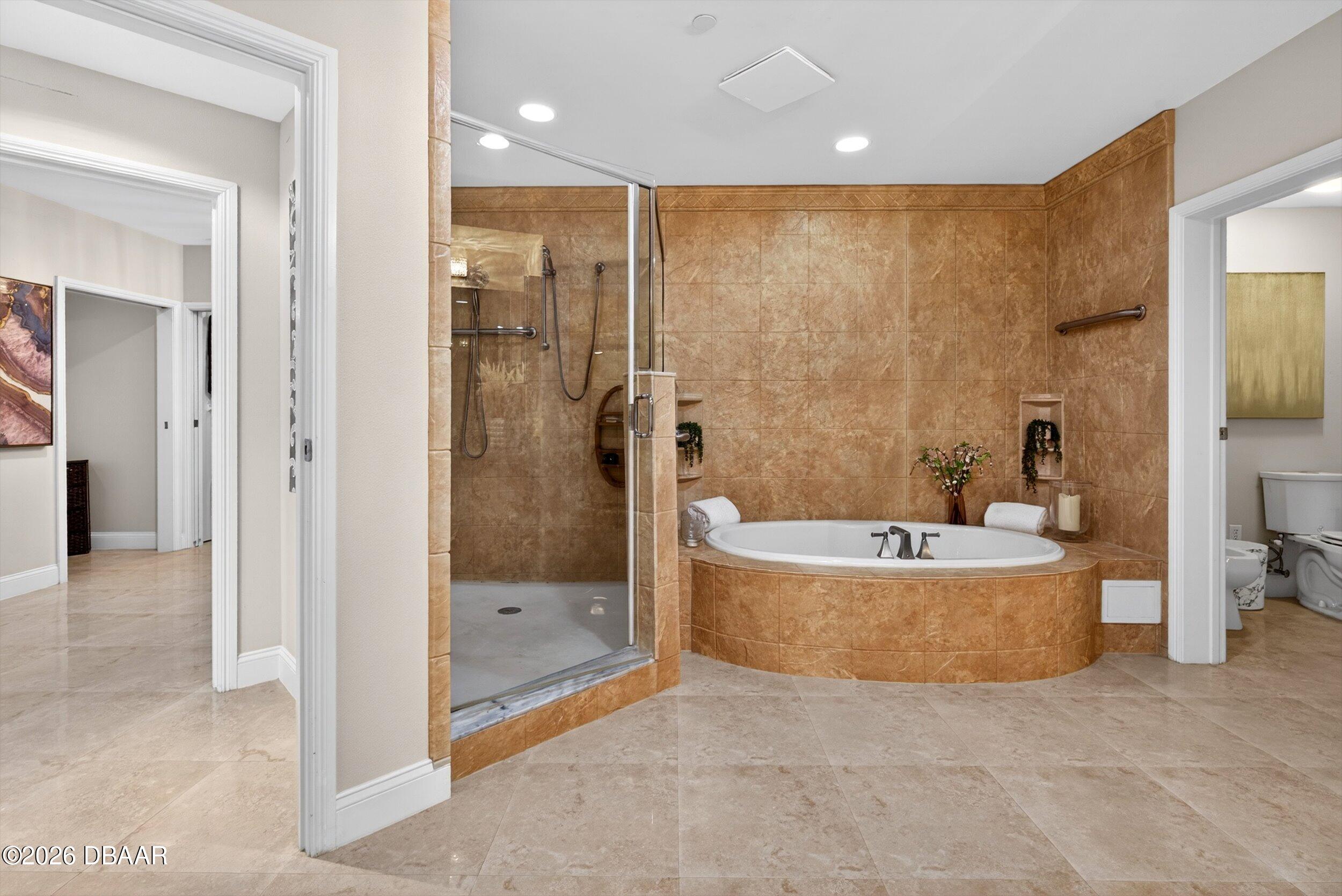 3703 S Atlantic Avenue Unit: 204