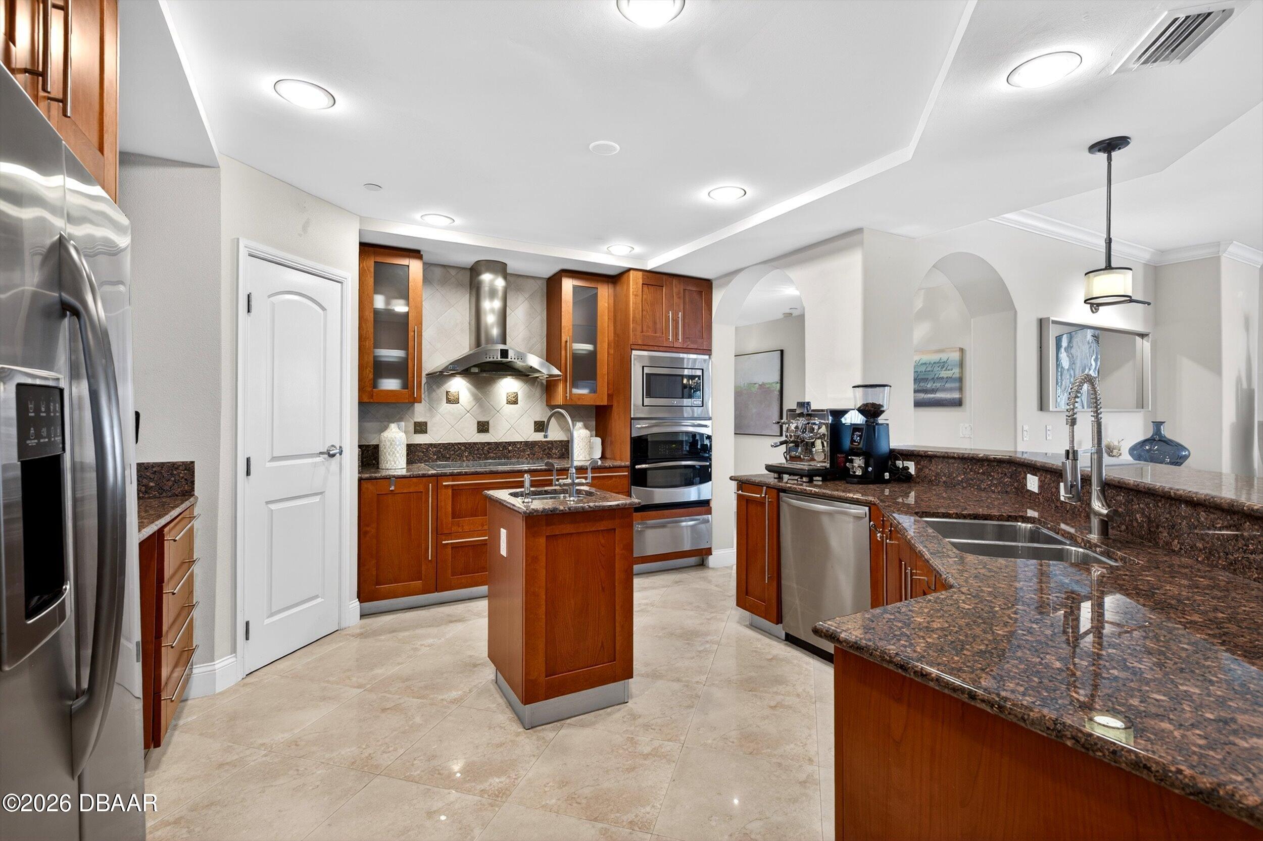 3703 S Atlantic Avenue Unit: 204