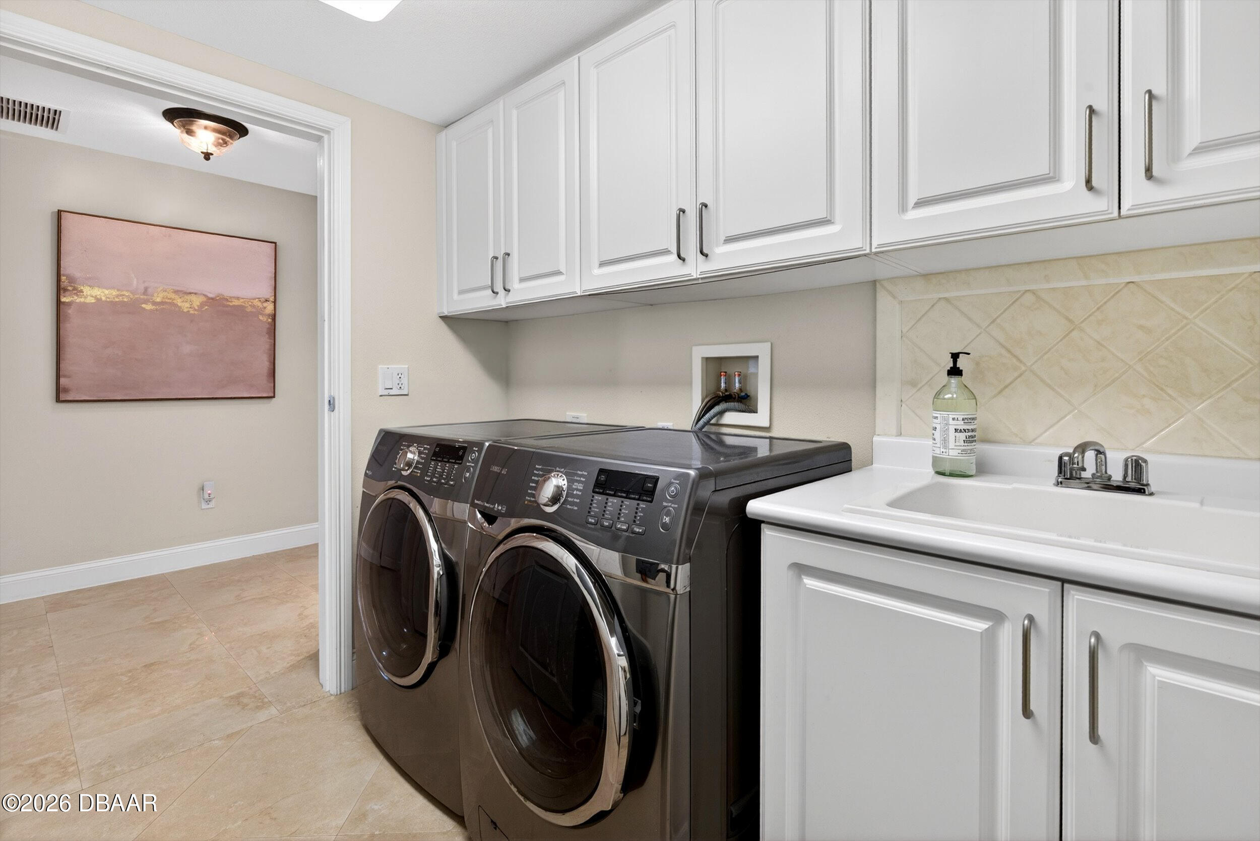 3703 S Atlantic Avenue Unit: 204
