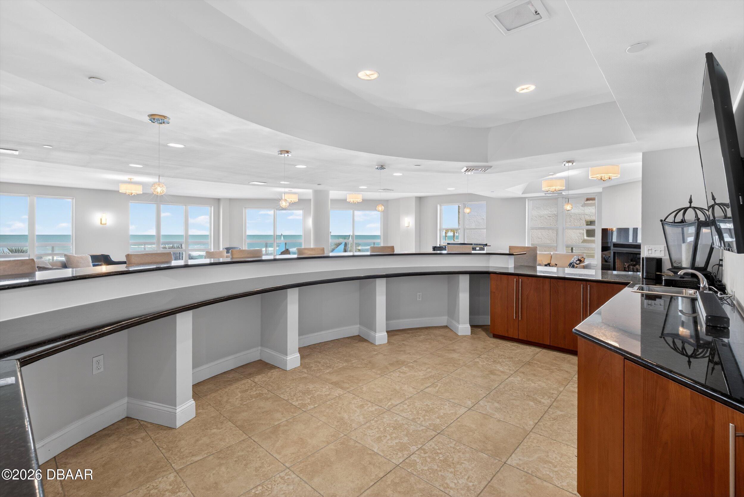 3703 S Atlantic Avenue Unit: 204