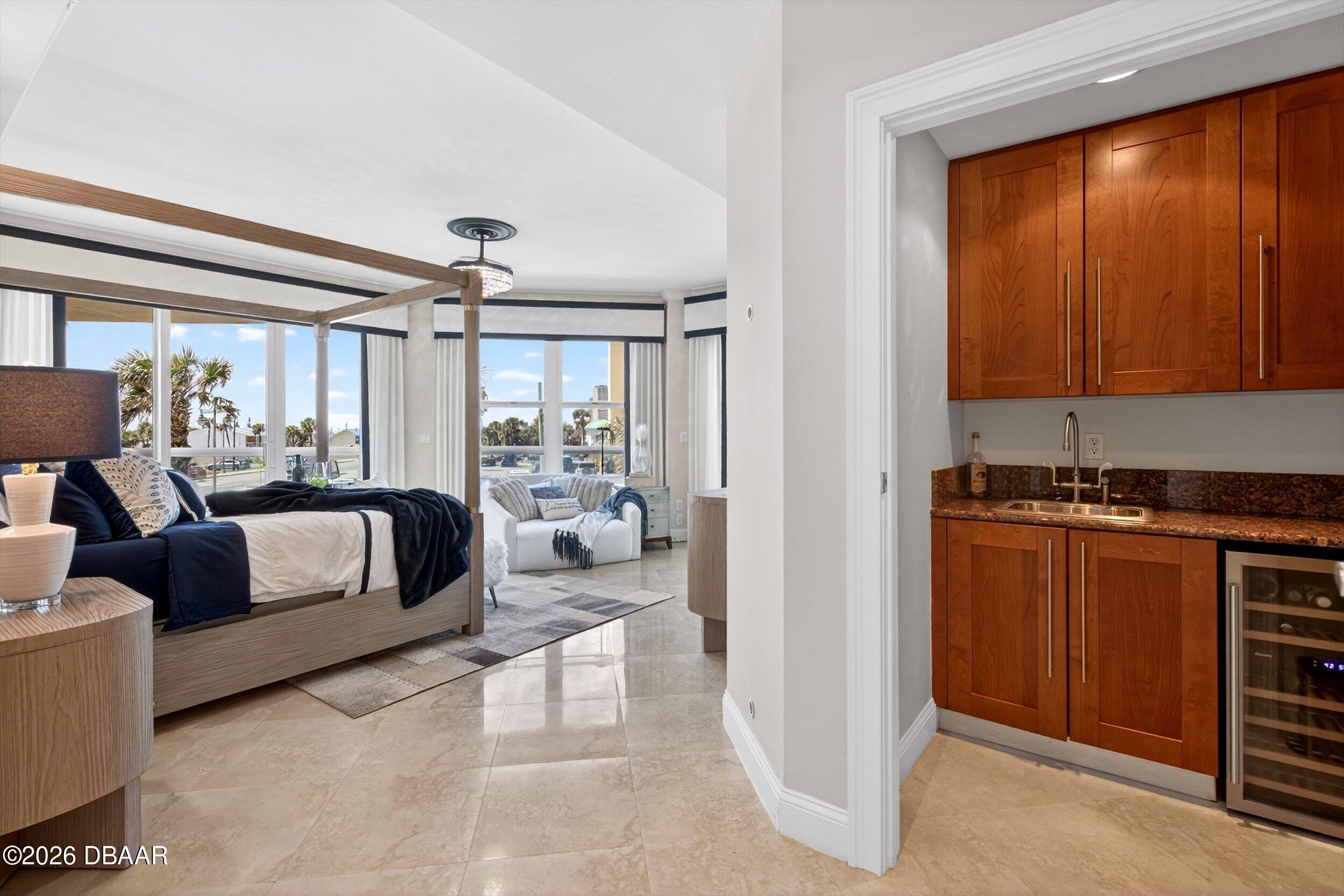 3703 S Atlantic Avenue Unit: 204