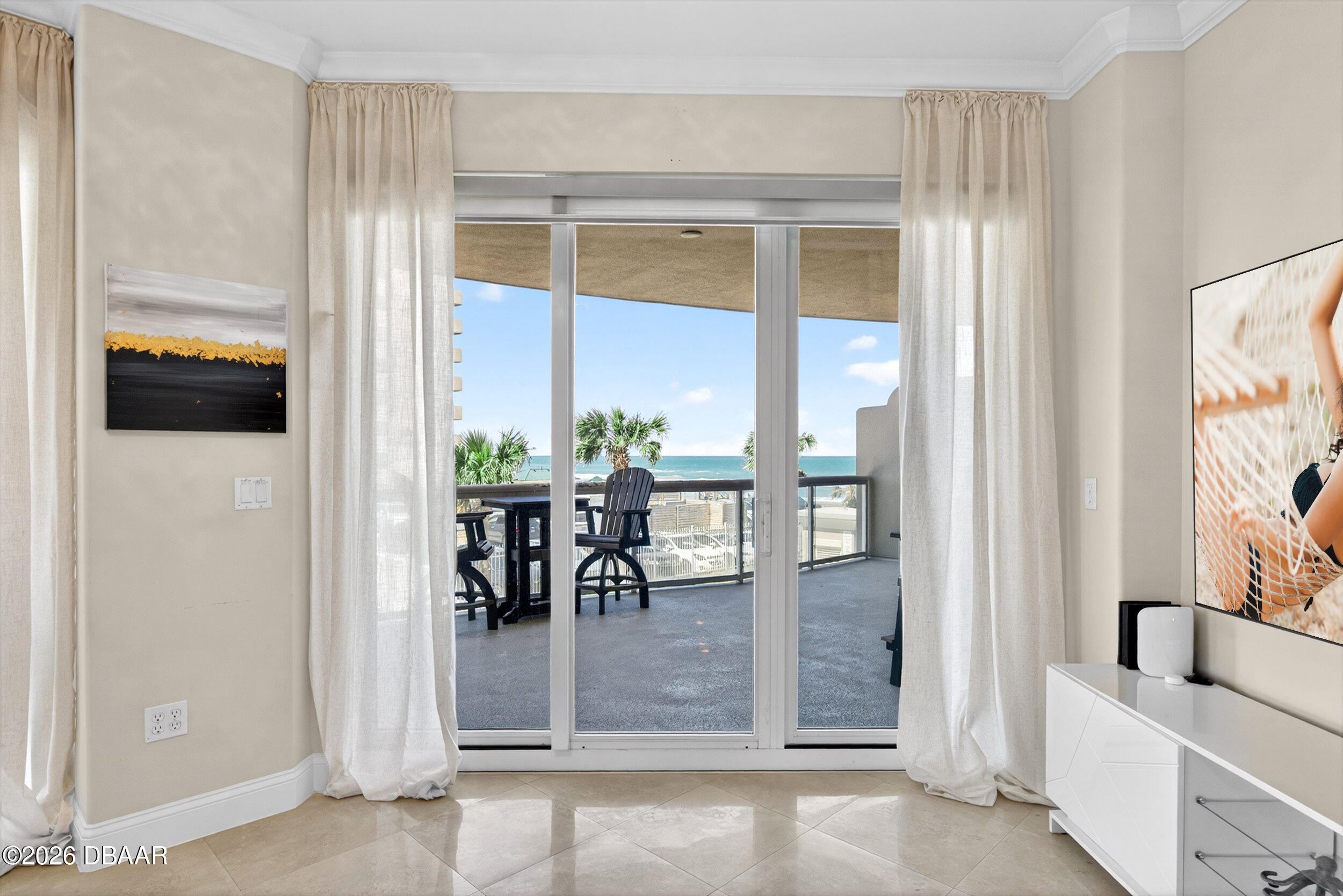 3703 S Atlantic Avenue Unit: 204