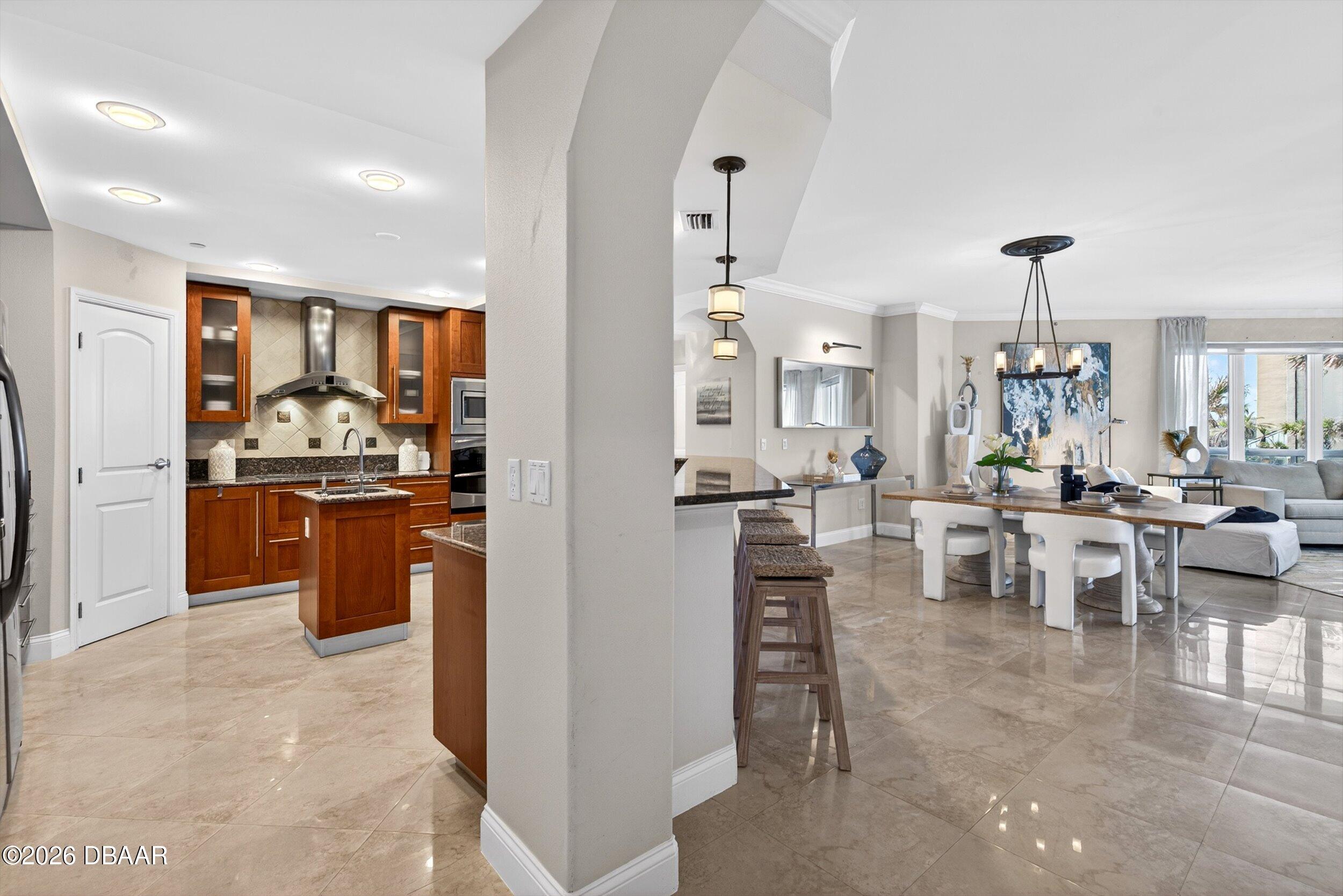 3703 S Atlantic Avenue Unit: 204