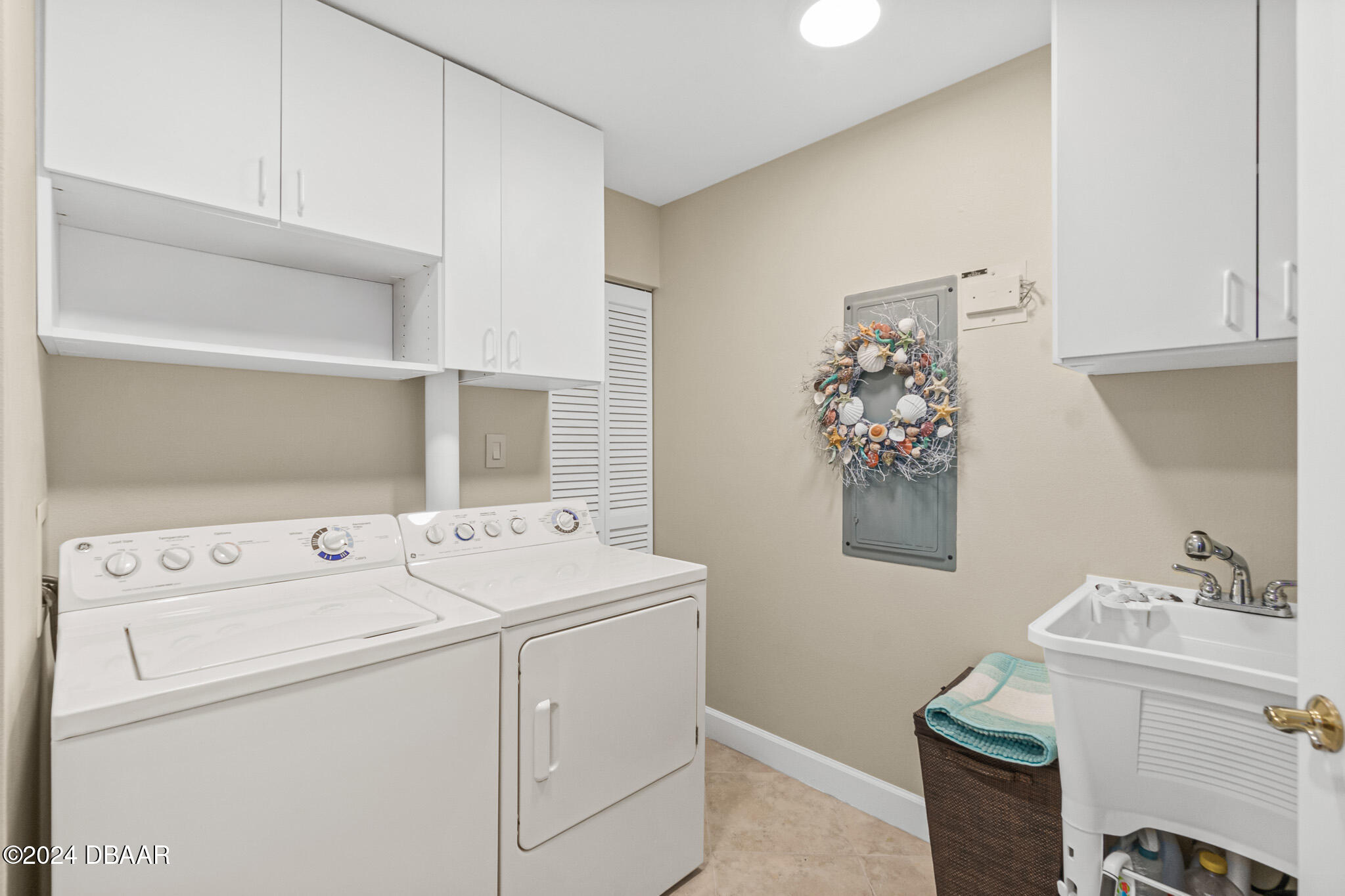2300 N Atlantic Avenue Unit: 1701