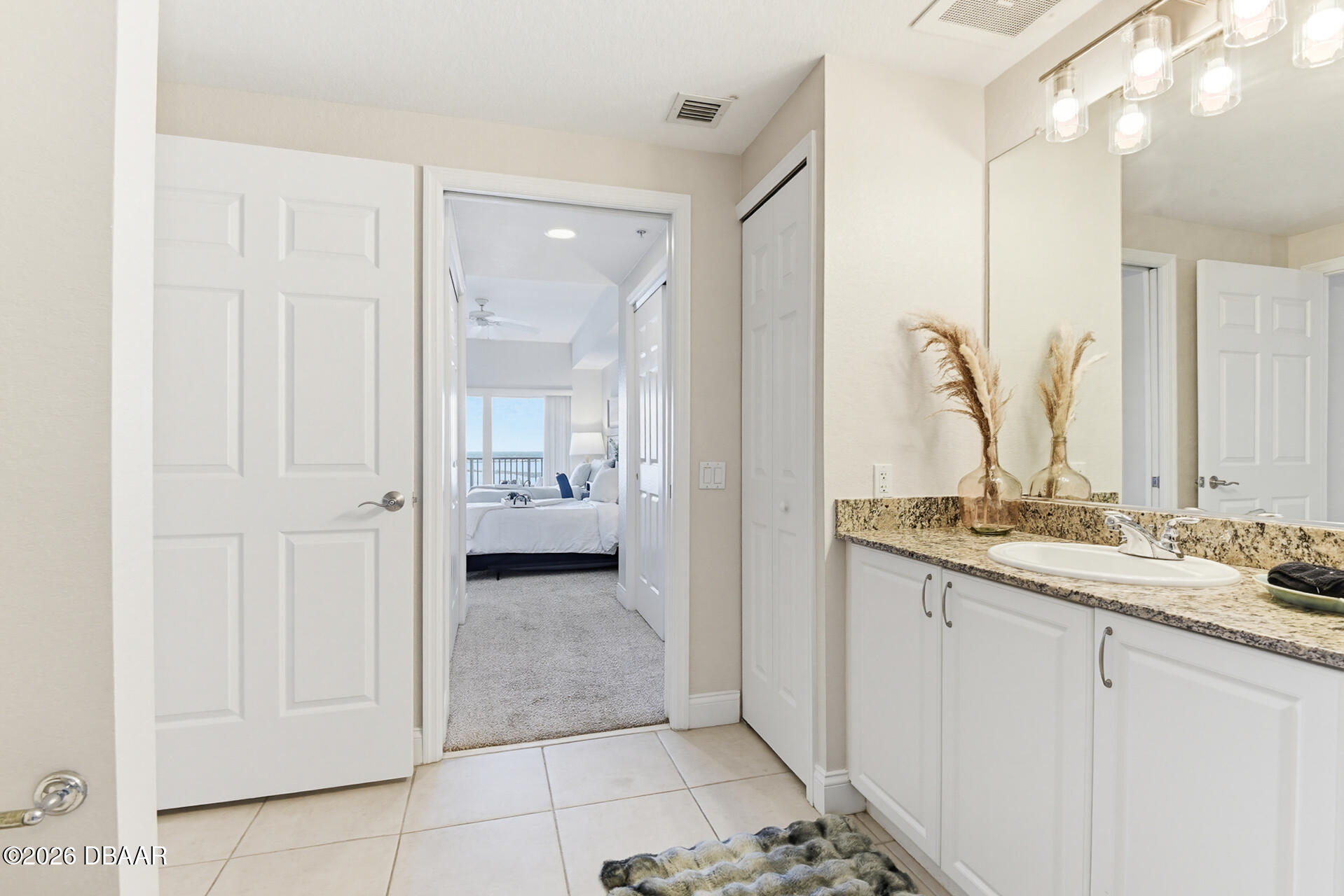 2 Oceans West Boulevard Unit: 1702