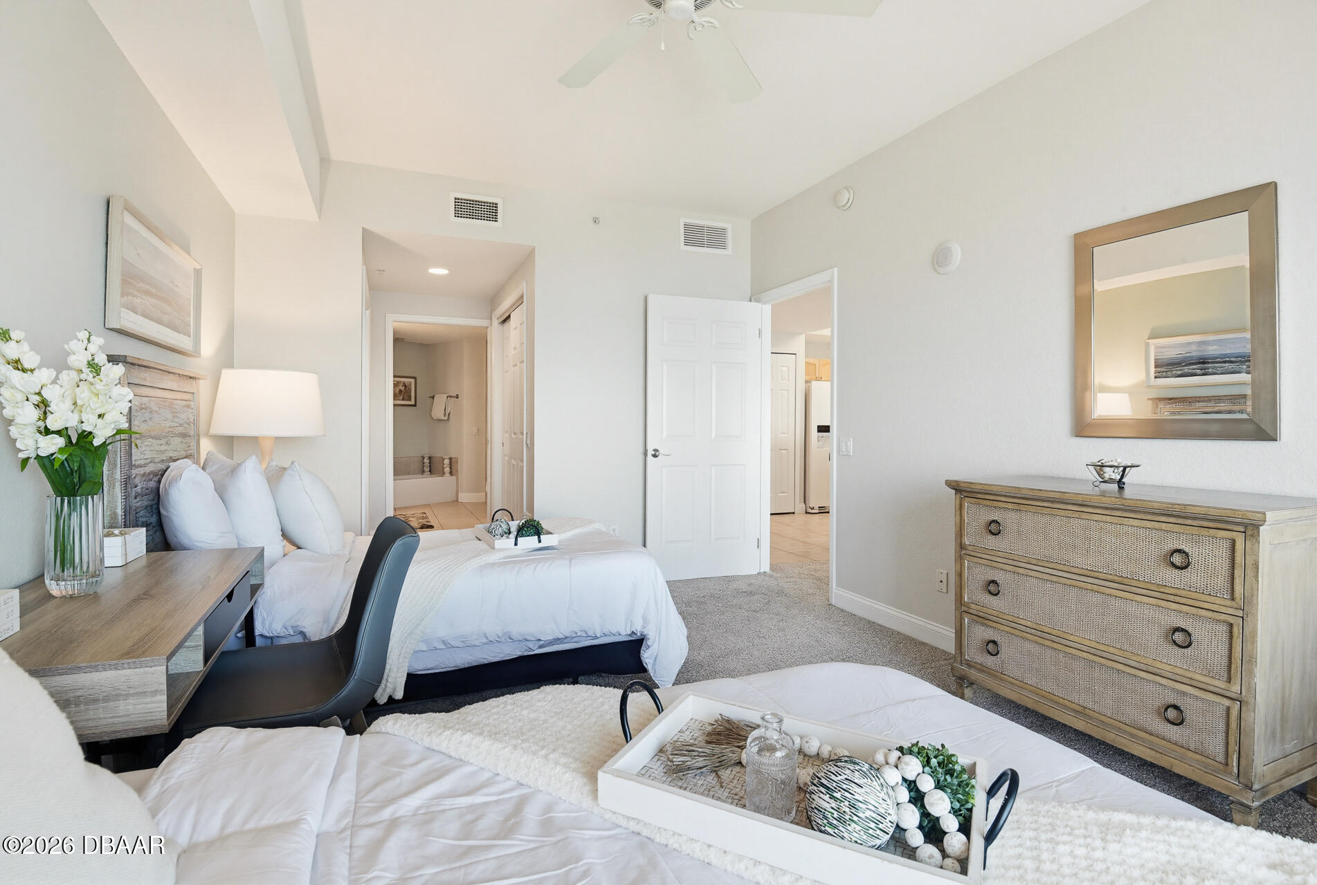 2 Oceans West Boulevard Unit: 1702