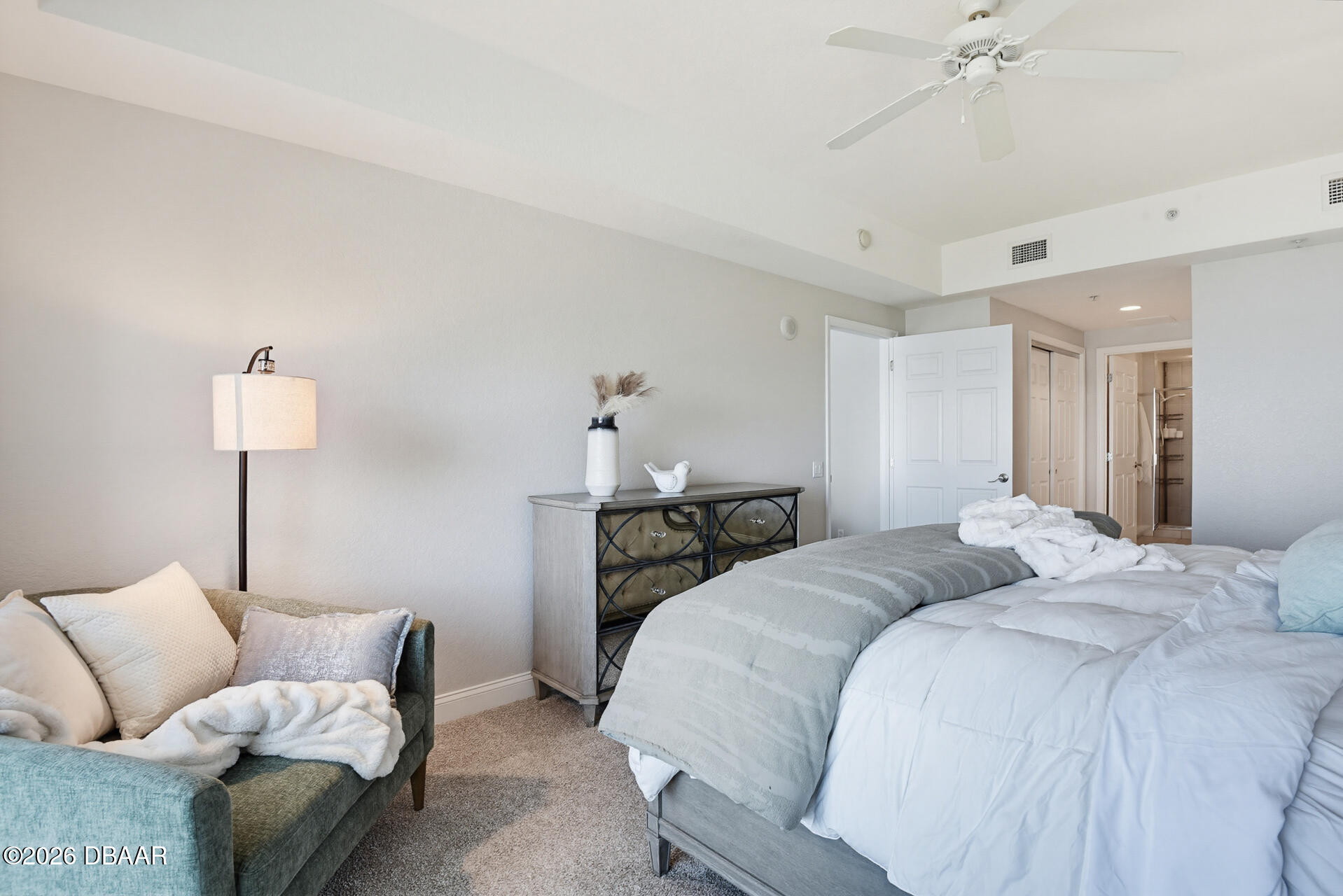 2 Oceans West Boulevard Unit: 1702