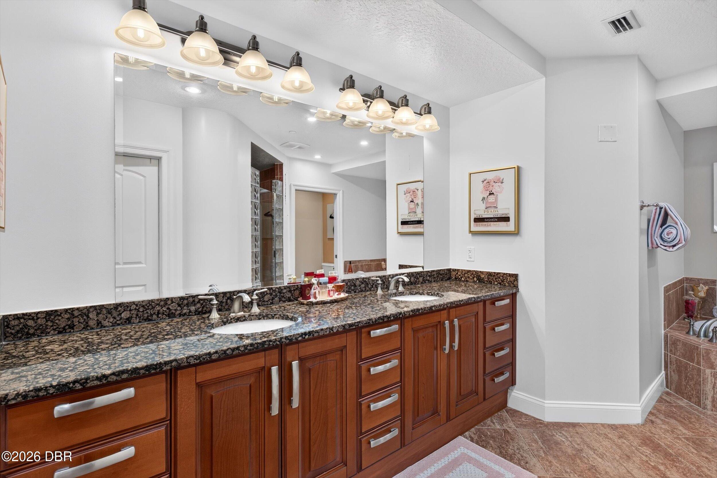 3245 S Atlantic Avenue Unit: 1002
