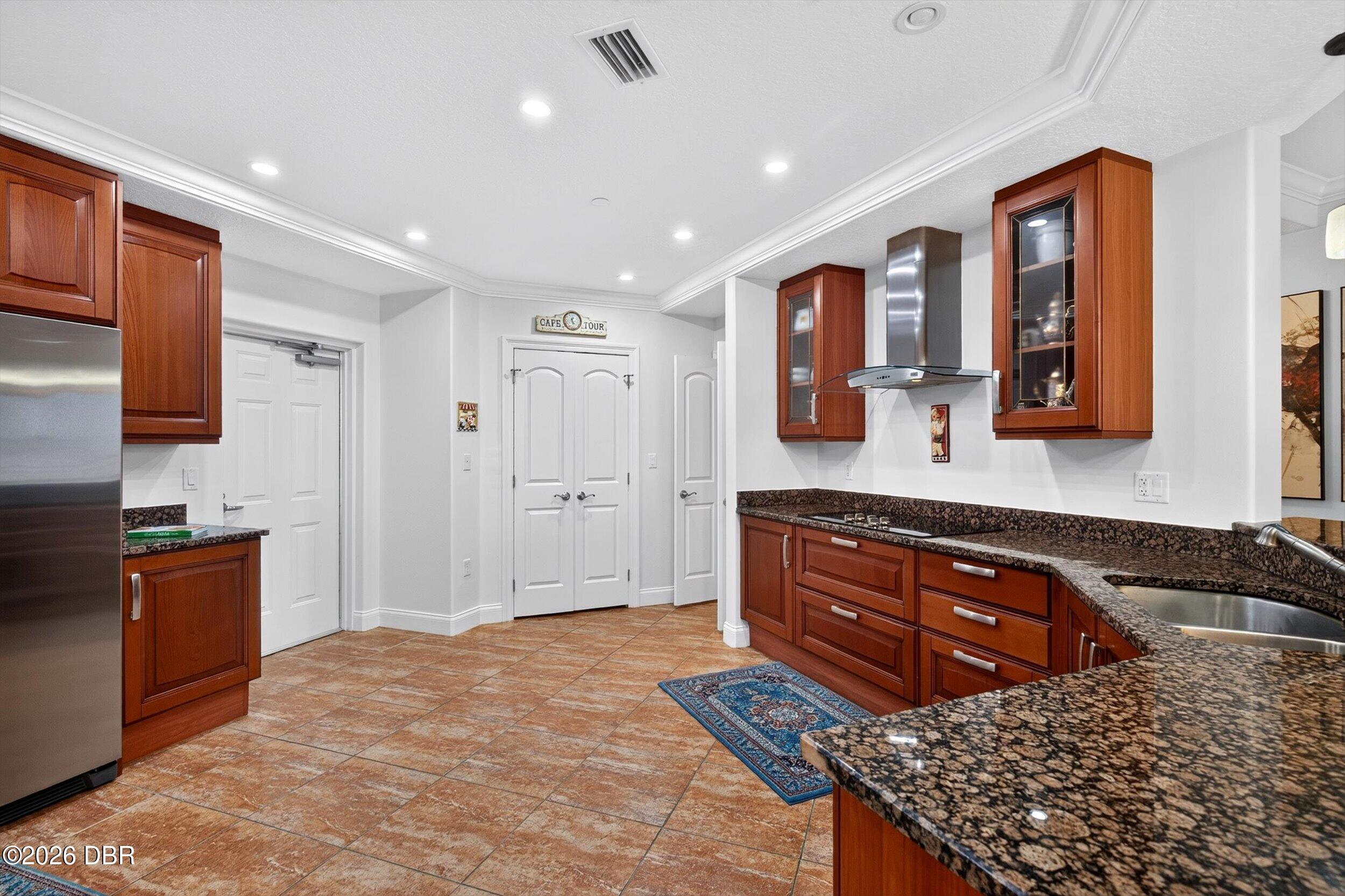 3245 S Atlantic Avenue Unit: 1002