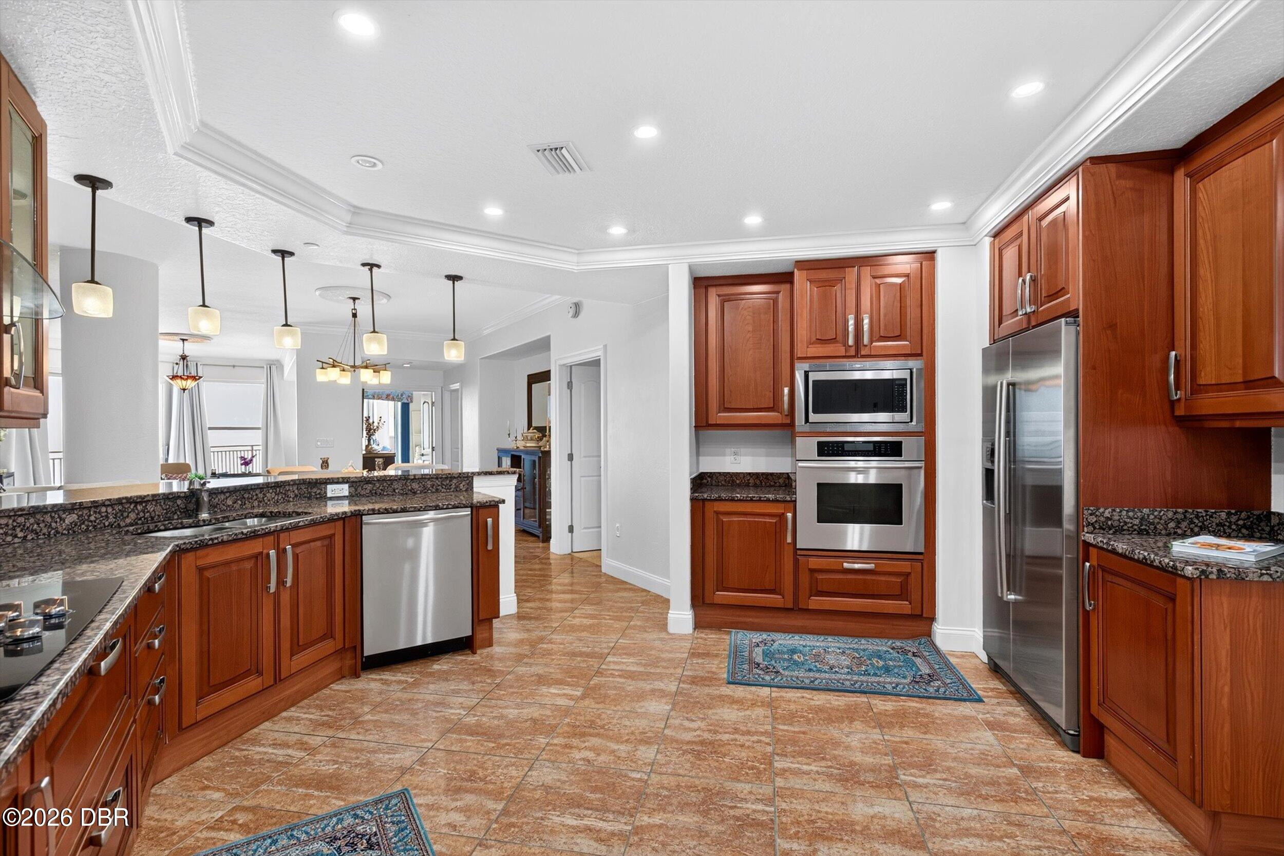 3245 S Atlantic Avenue Unit: 1002