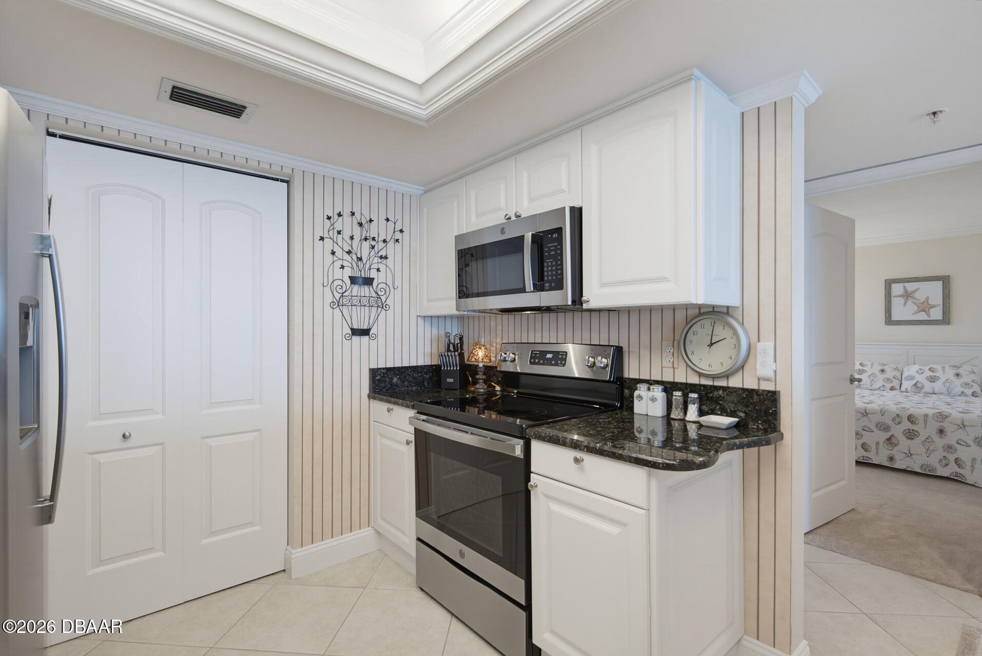 2545 S Atlantic Avenue Unit: 1804