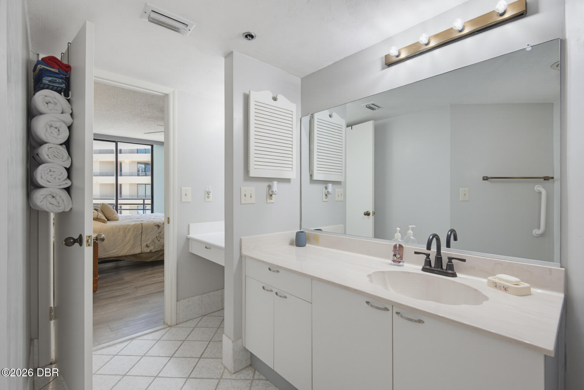 3013 S Atlantic Avenue Unit: 902
