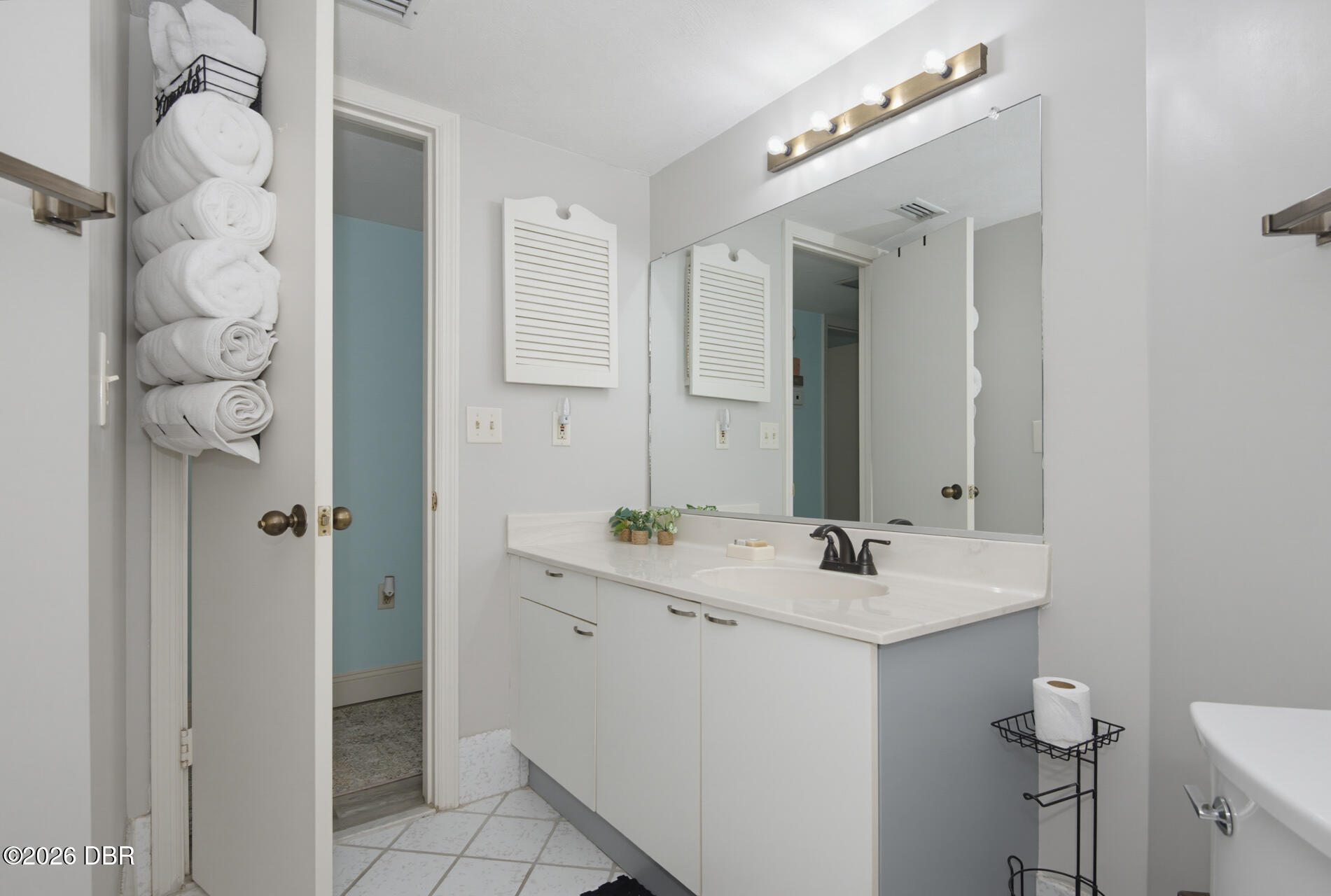 3013 S Atlantic Avenue Unit: 902