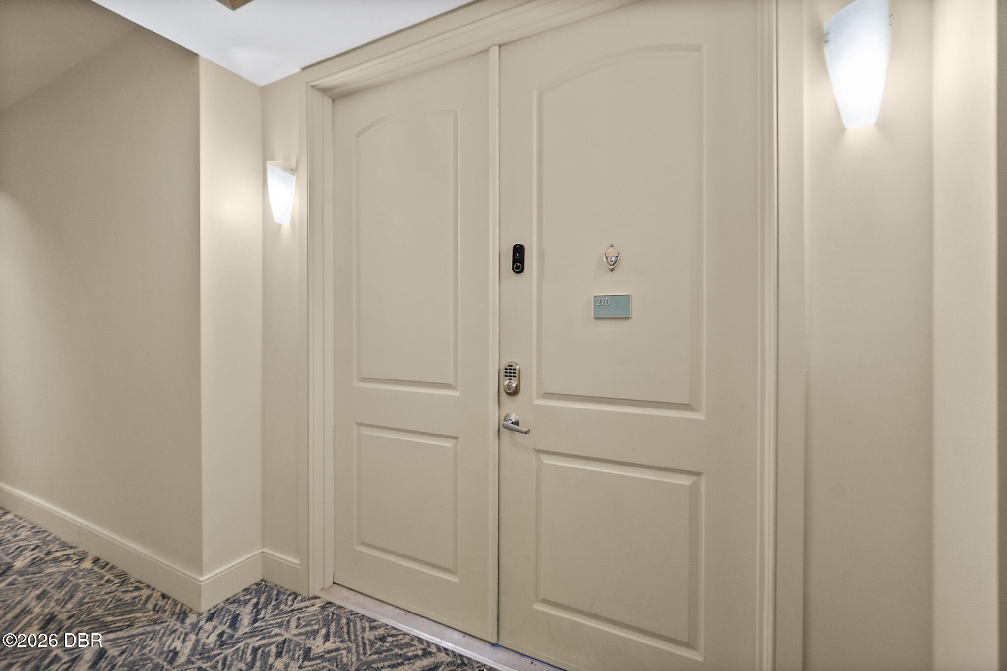 1925 S Atlantic Avenue Unit: 210