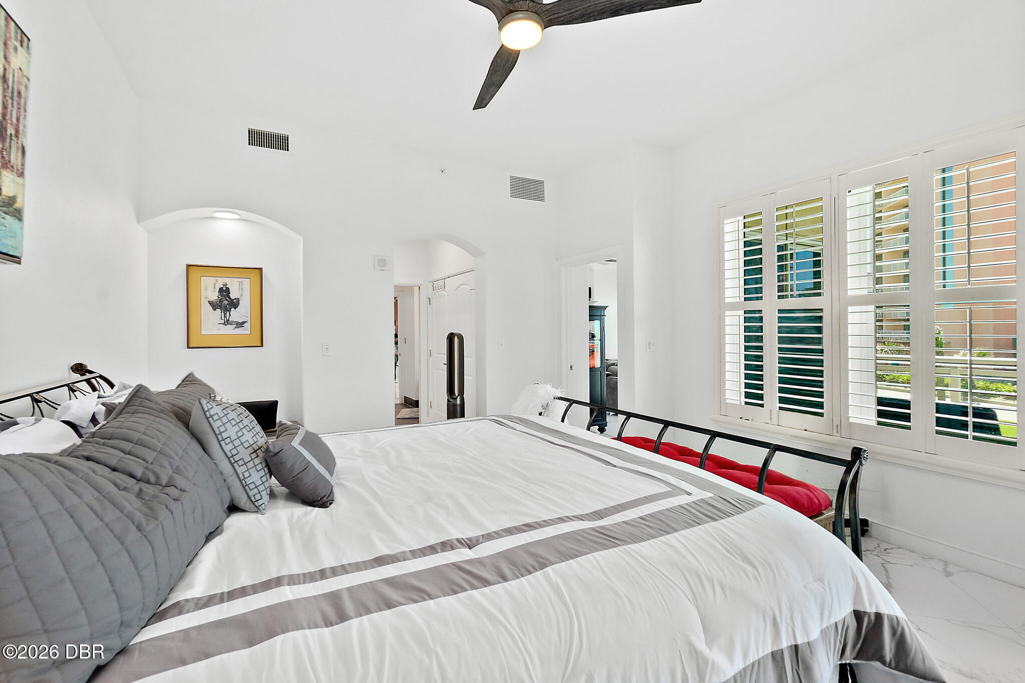 1925 S Atlantic Avenue Unit: 210