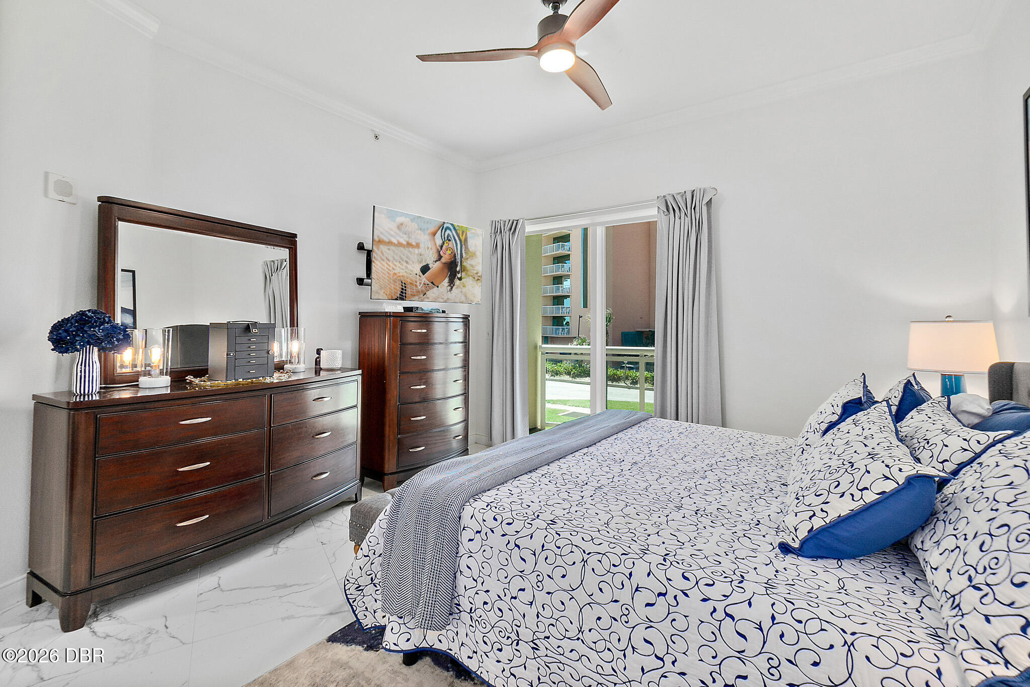 1925 S Atlantic Avenue Unit: 210