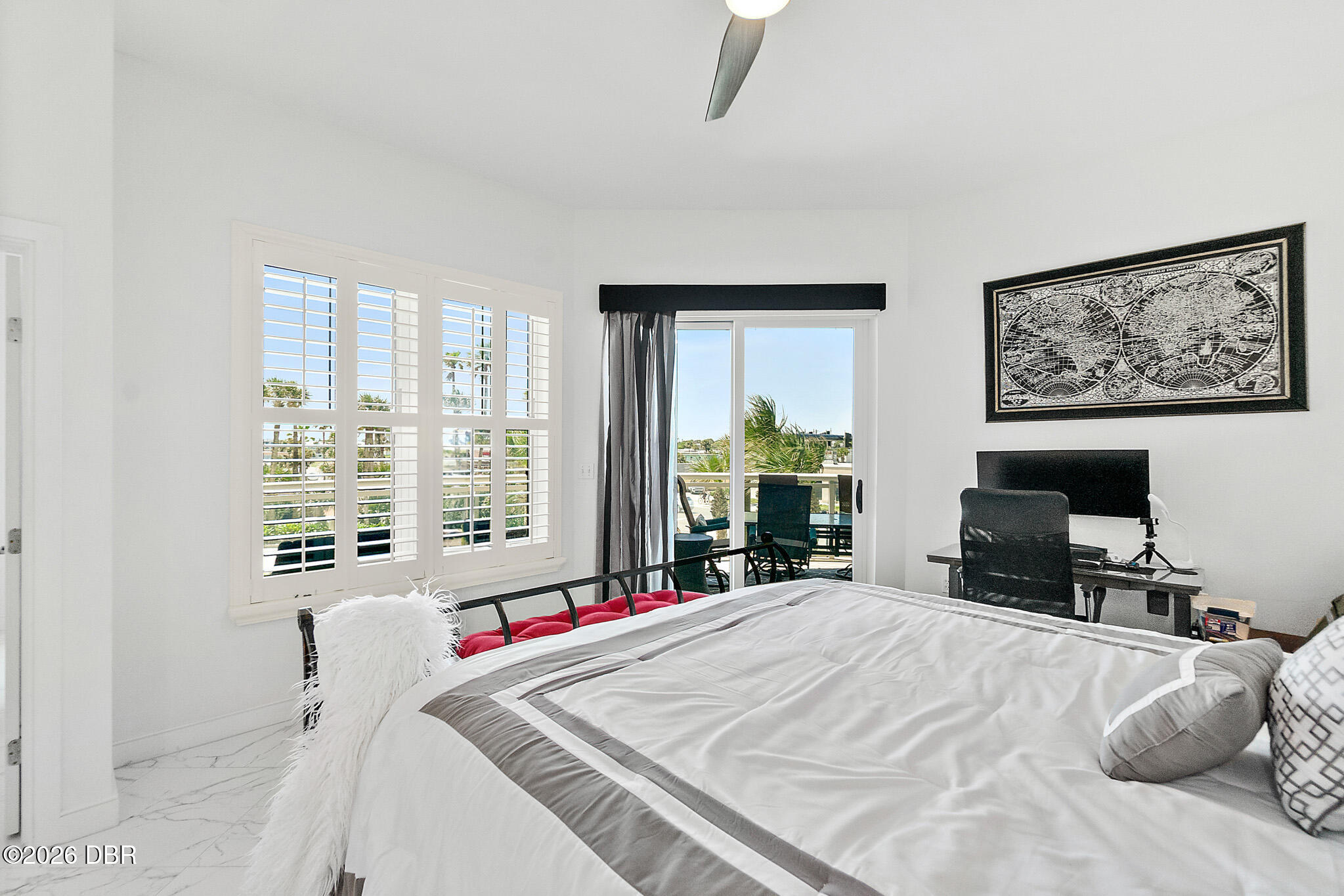1925 S Atlantic Avenue Unit: 210