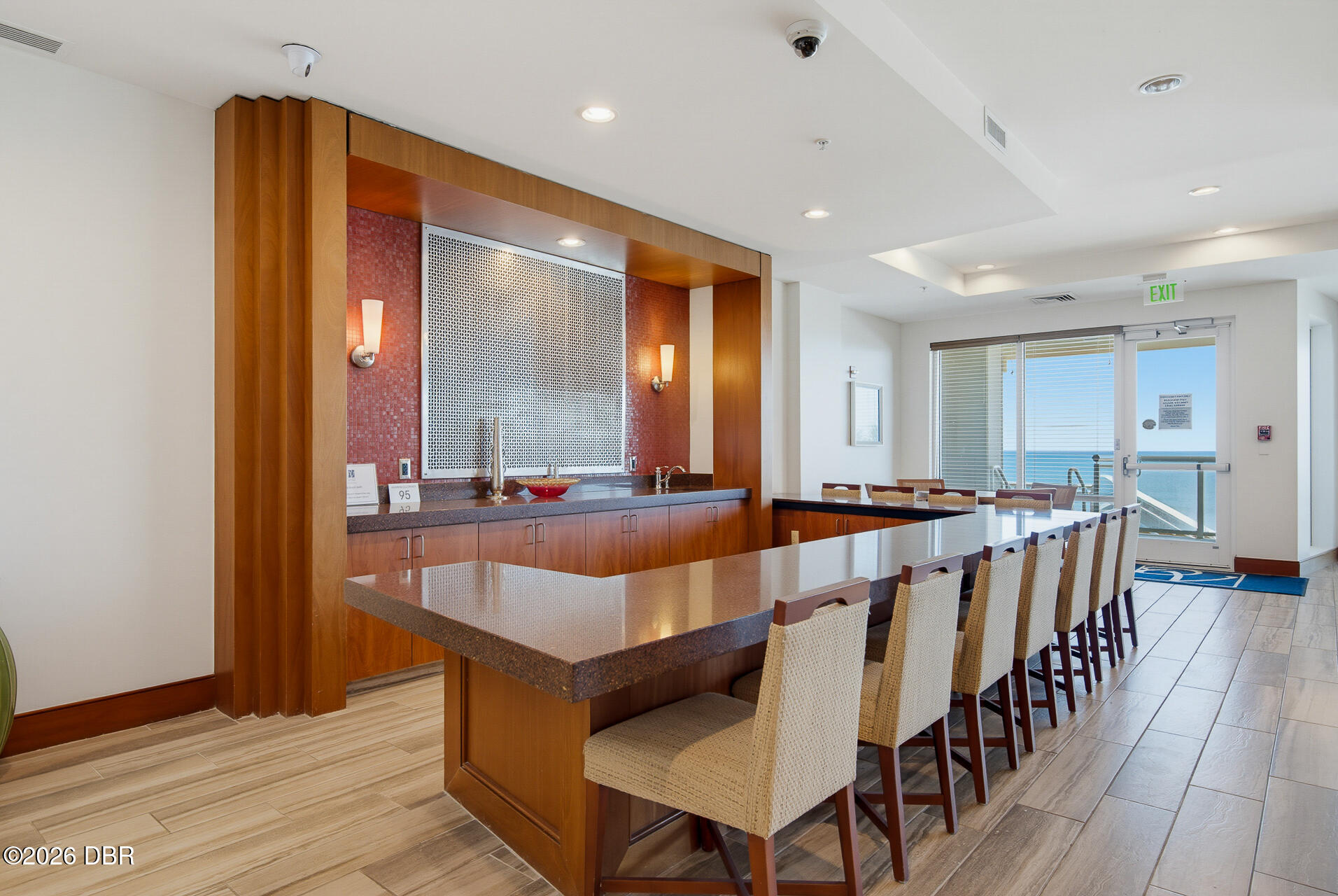 1925 S Atlantic Avenue Unit: 210