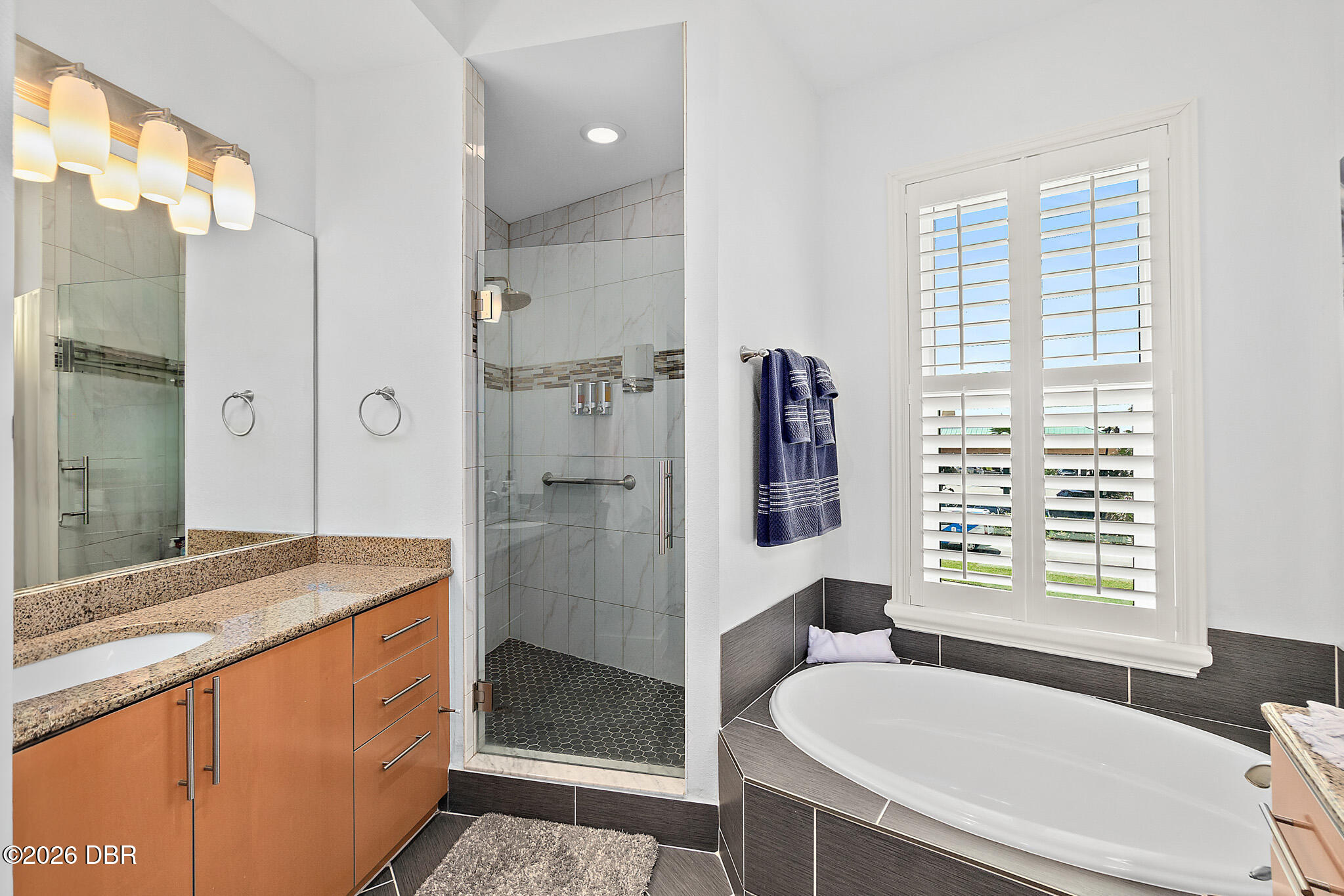 1925 S Atlantic Avenue Unit: 210