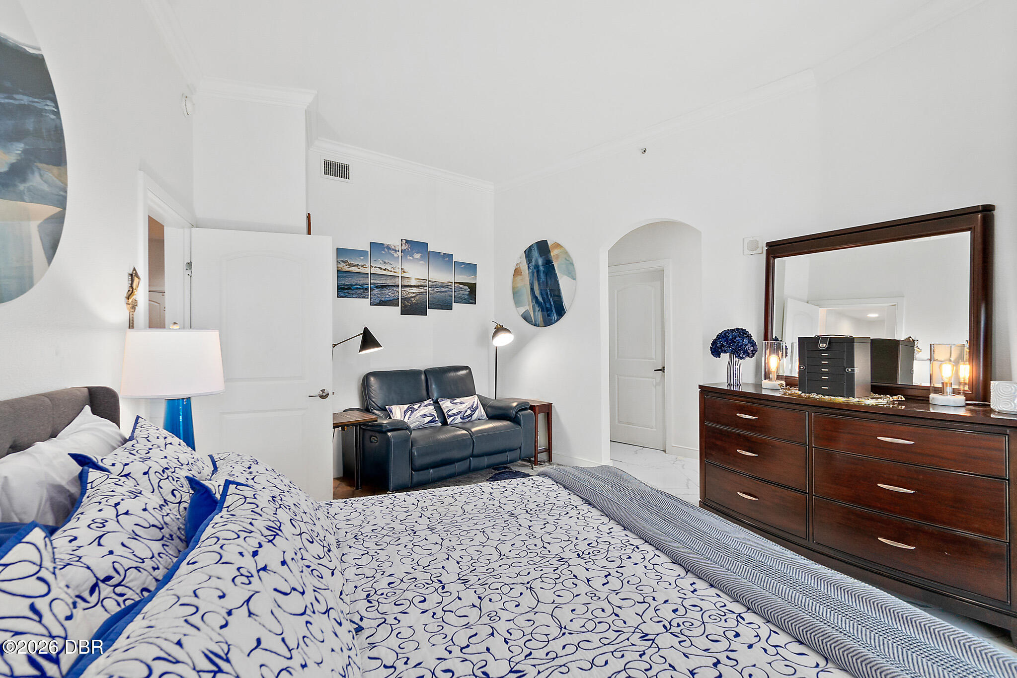 1925 S Atlantic Avenue Unit: 210