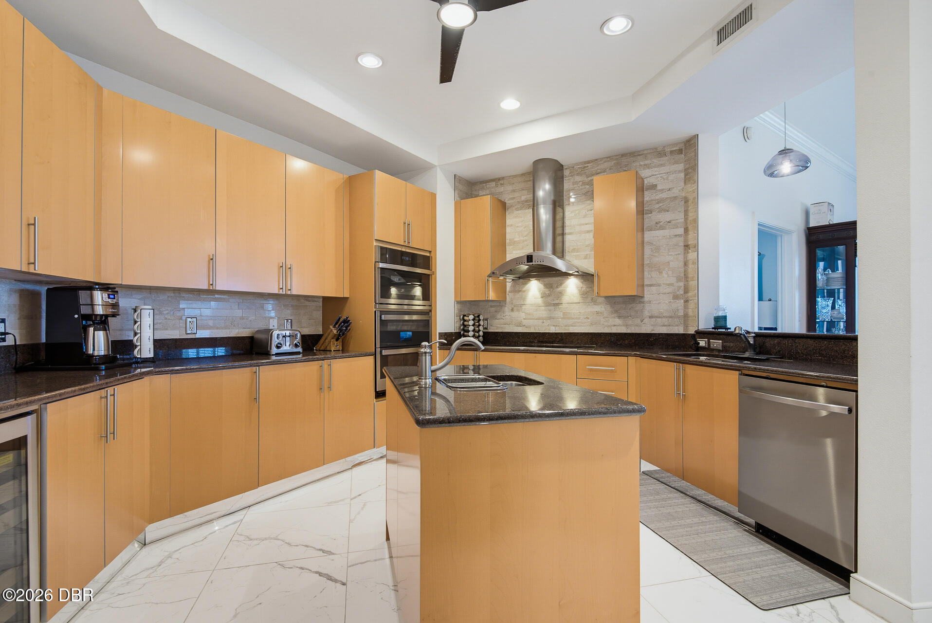 1925 S Atlantic Avenue Unit: 210