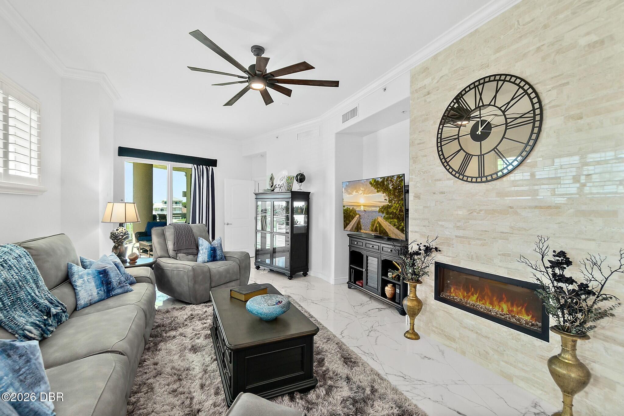 1925 S Atlantic Avenue Unit: 210