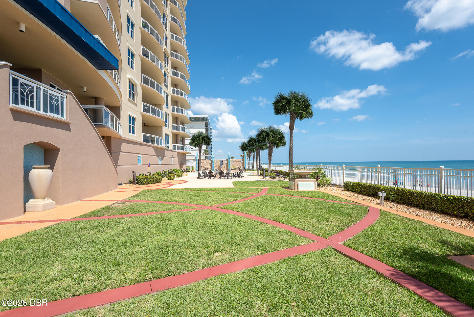 1925 S Atlantic Avenue Unit: 210