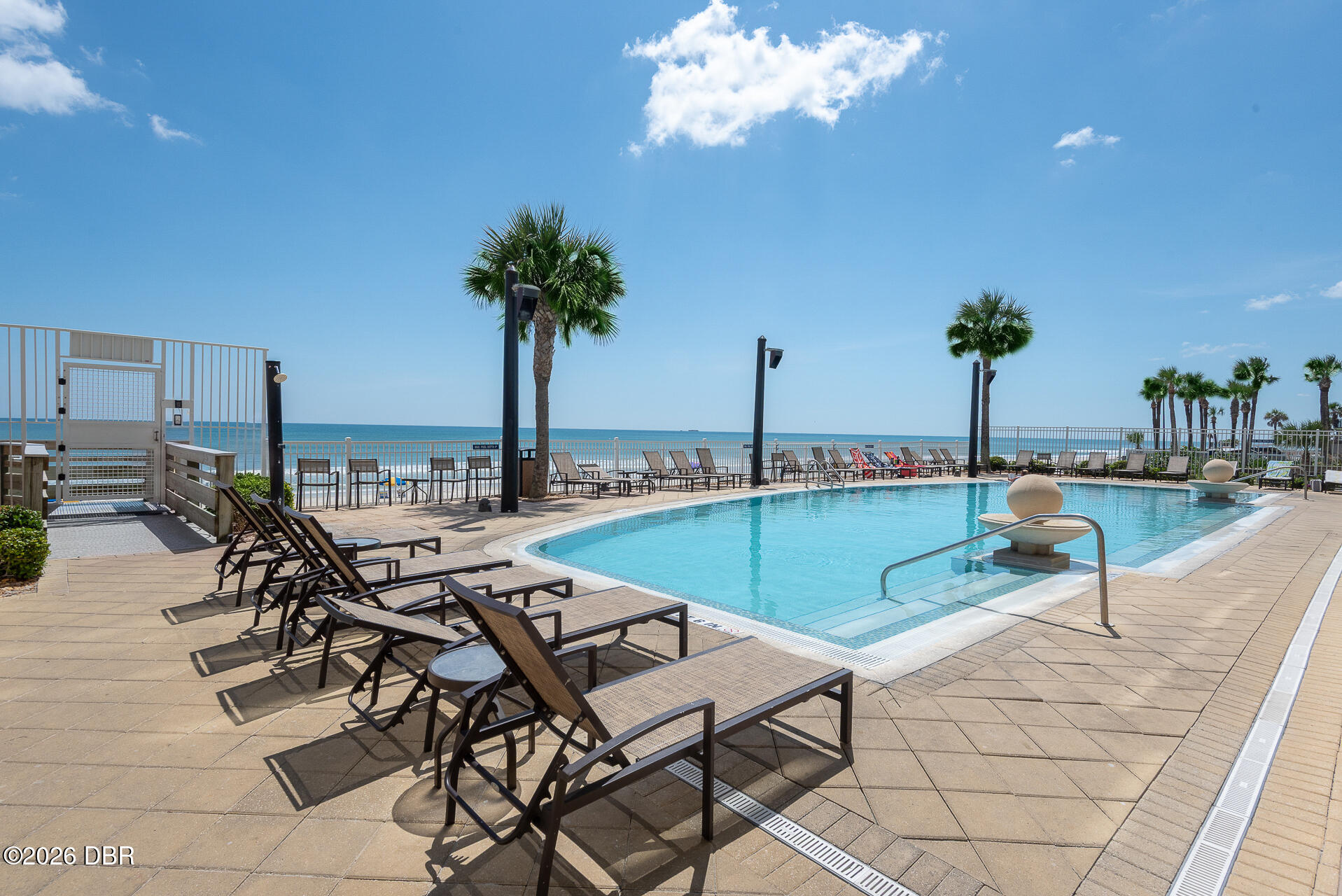 1925 S Atlantic Avenue Unit: 210
