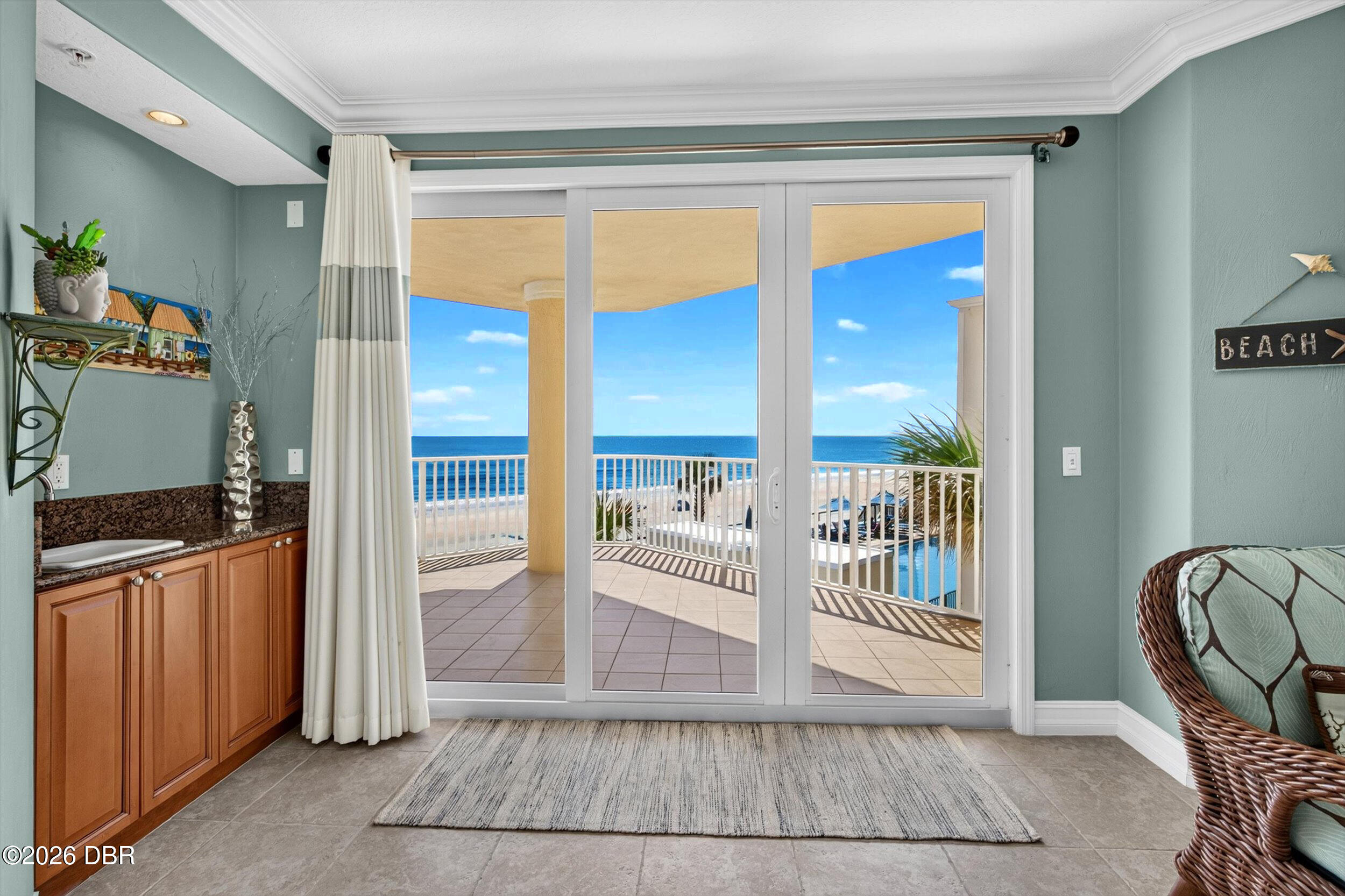 3343 S Atlantic Avenue Unit: 204