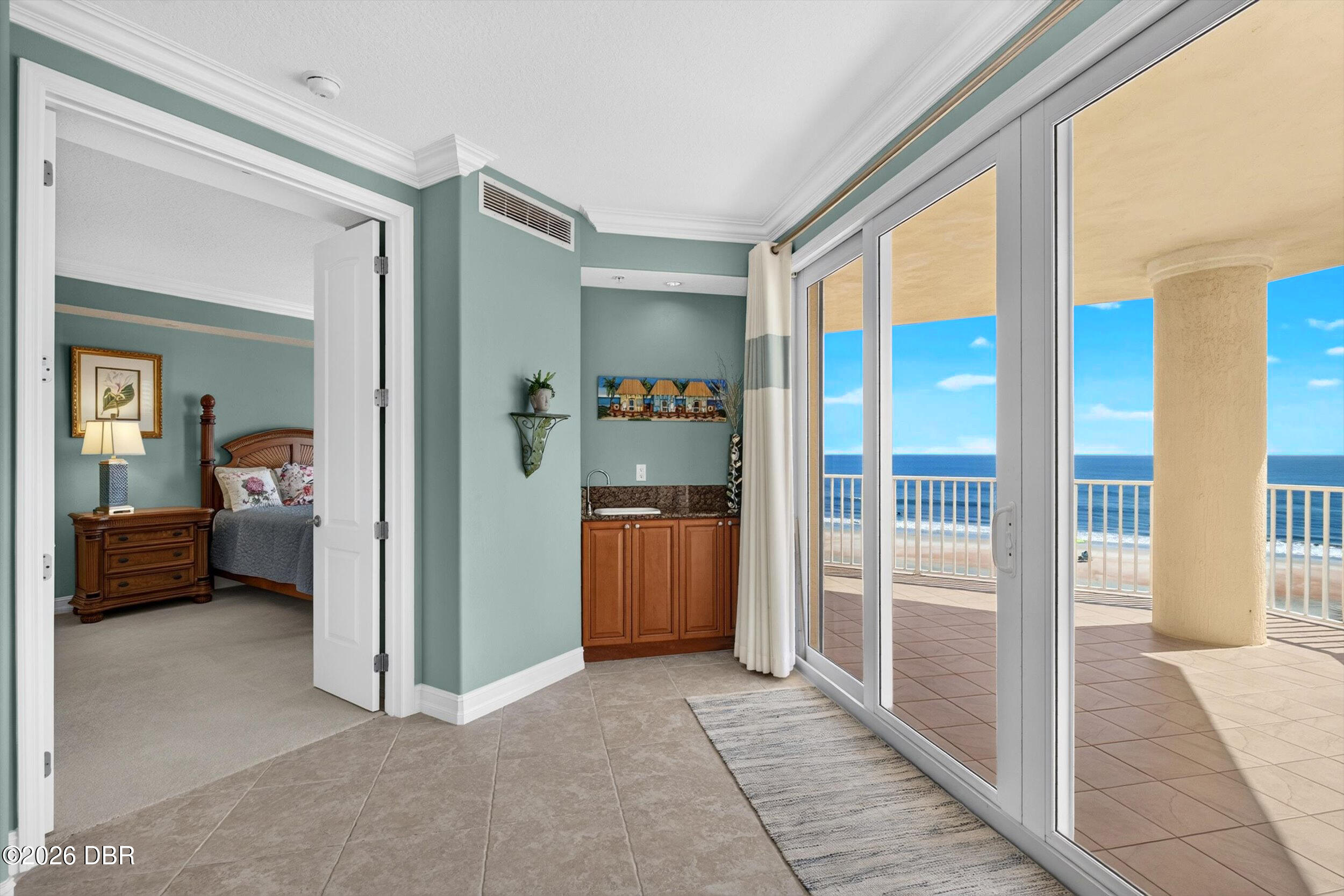 3343 S Atlantic Avenue Unit: 204